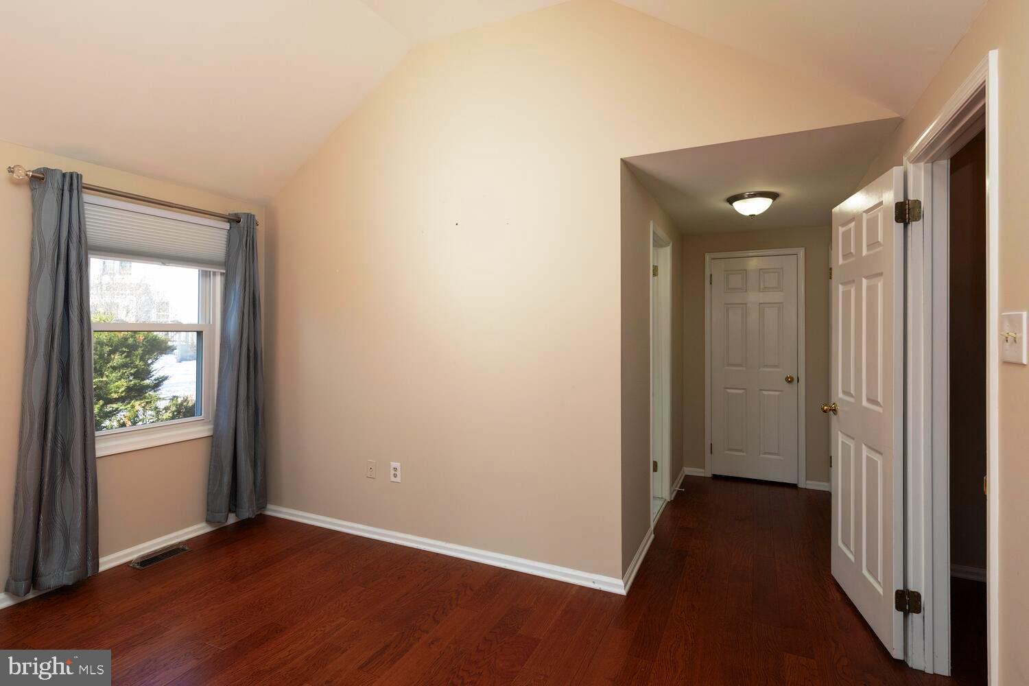 GWYN AYRE - Residential