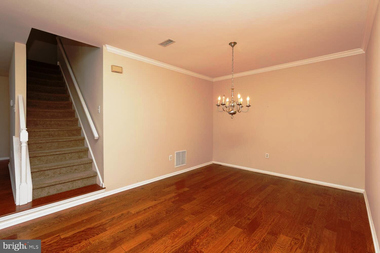 GWYN AYRE - Residential