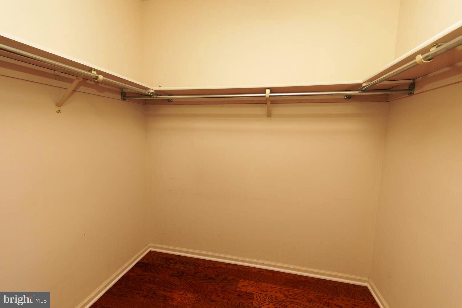 GWYN AYRE - Residential