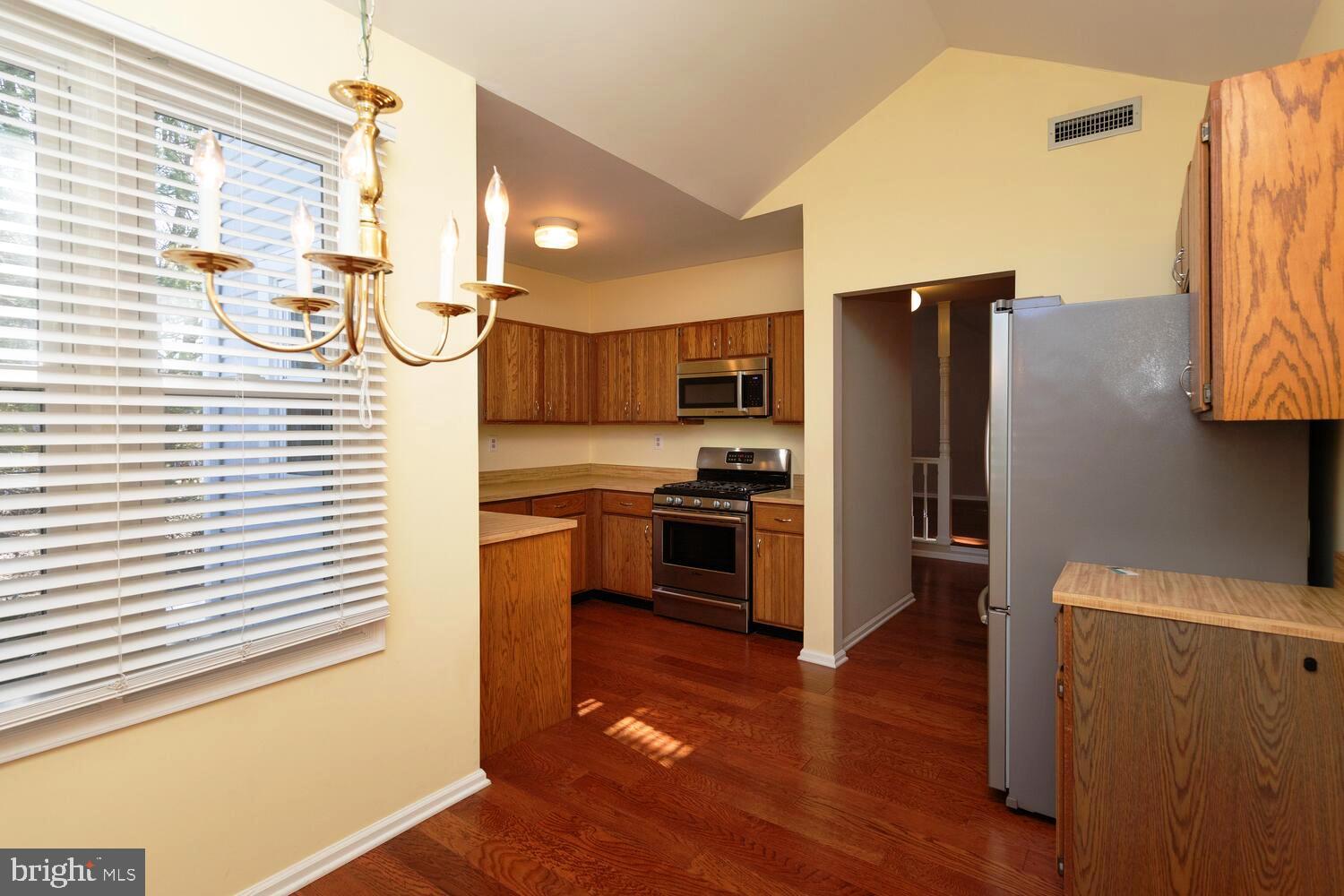 GWYN AYRE - Residential