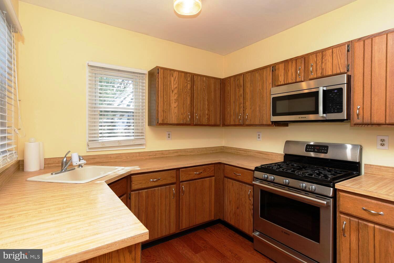 GWYN AYRE - Residential