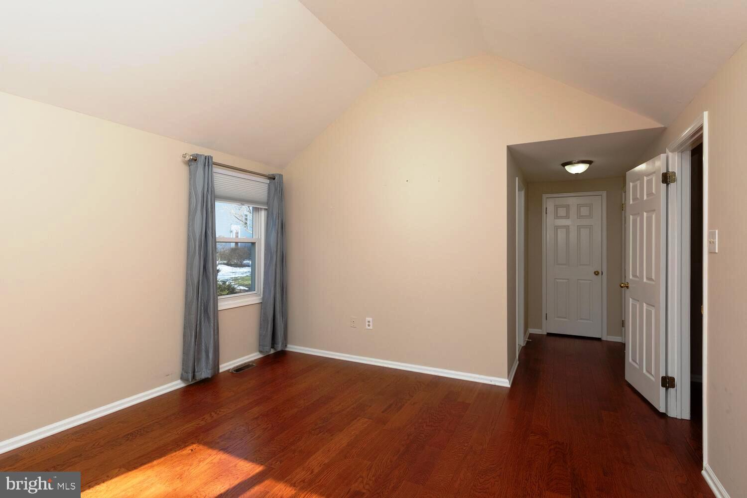 GWYN AYRE - Residential