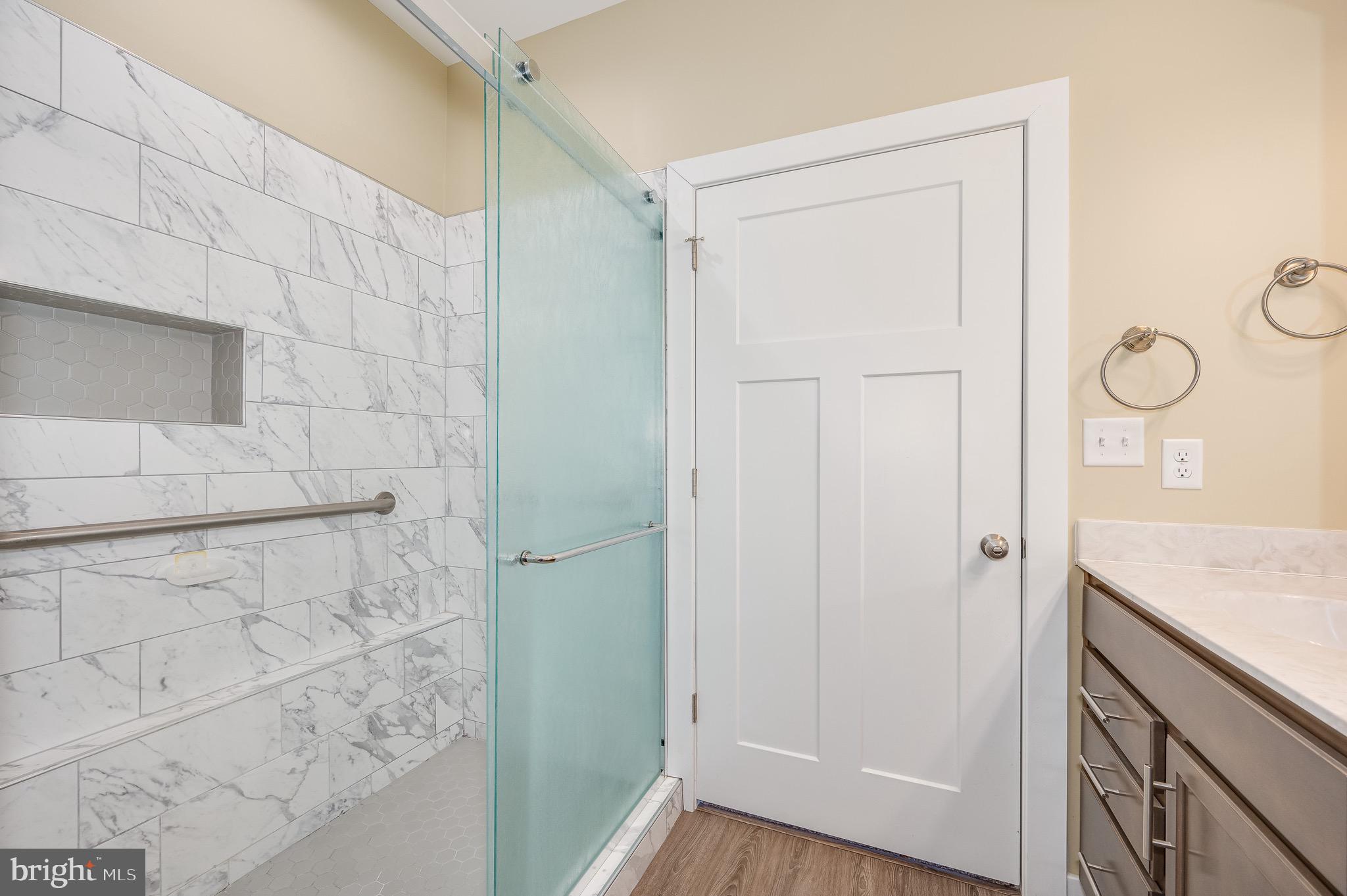 COTTAGE GLEN - Residential