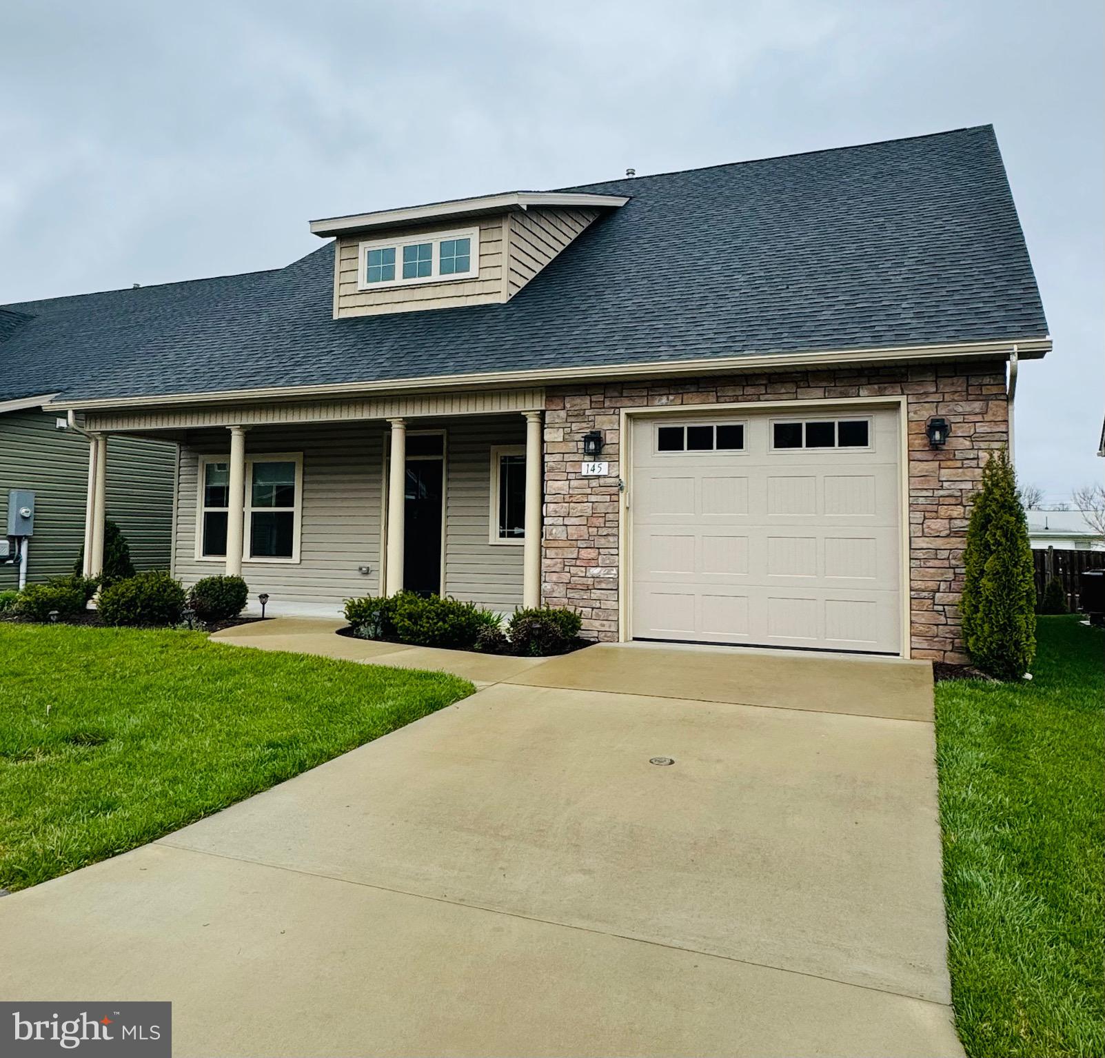 COTTAGE GLEN - Residential