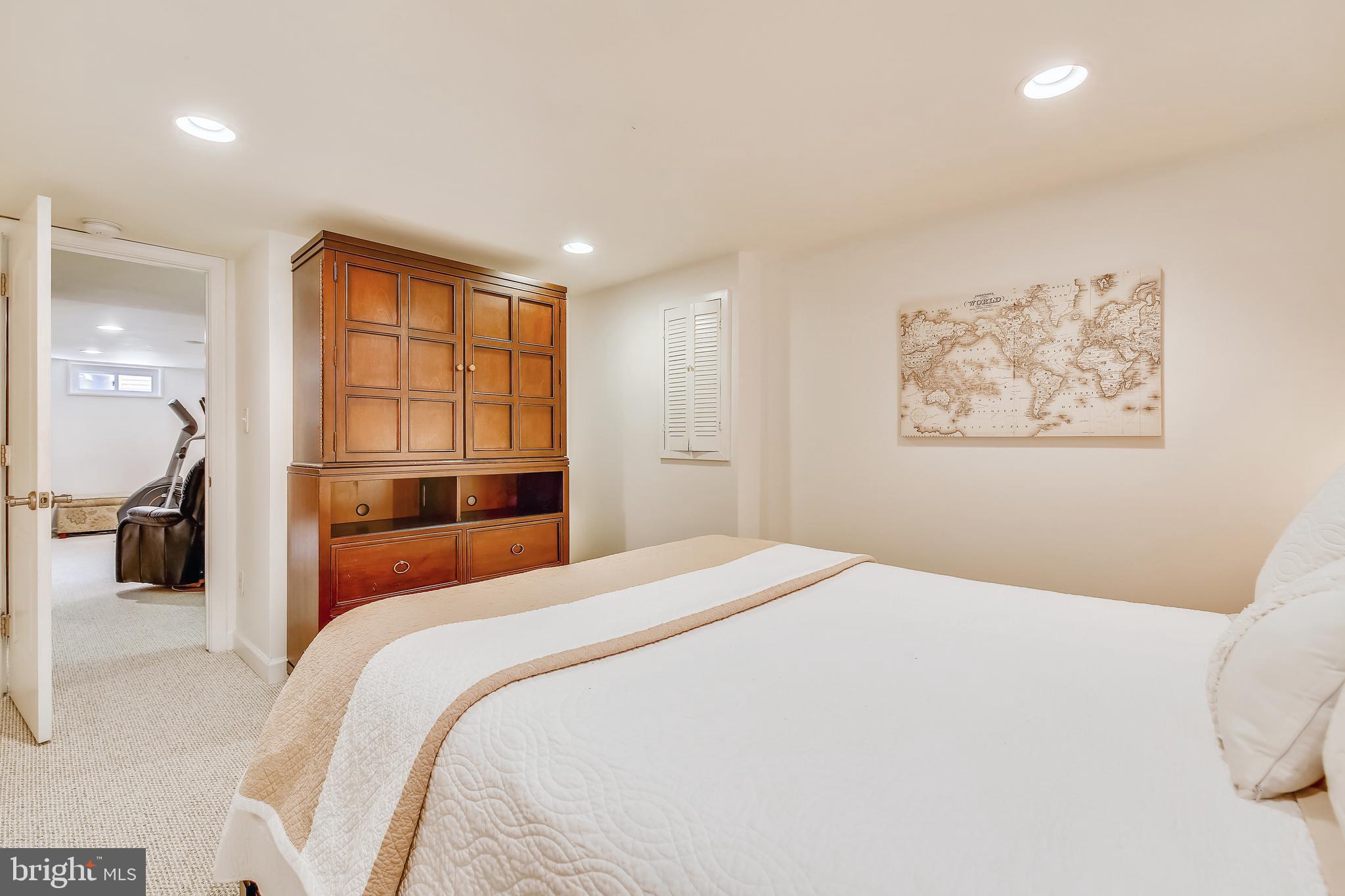 GEORGETOWN VILLAGE - Residential