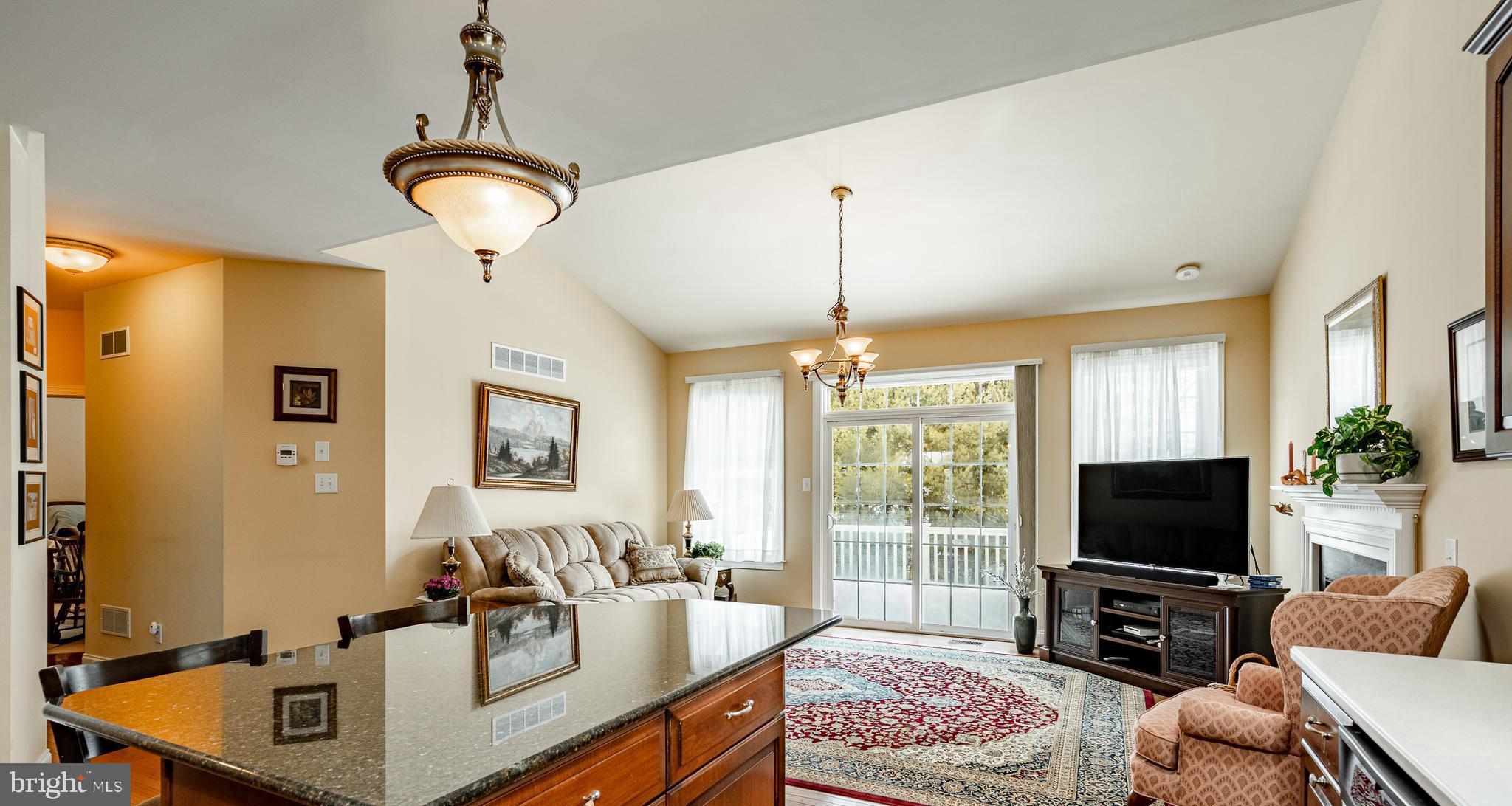 KNOB HILL FARMS - Residential