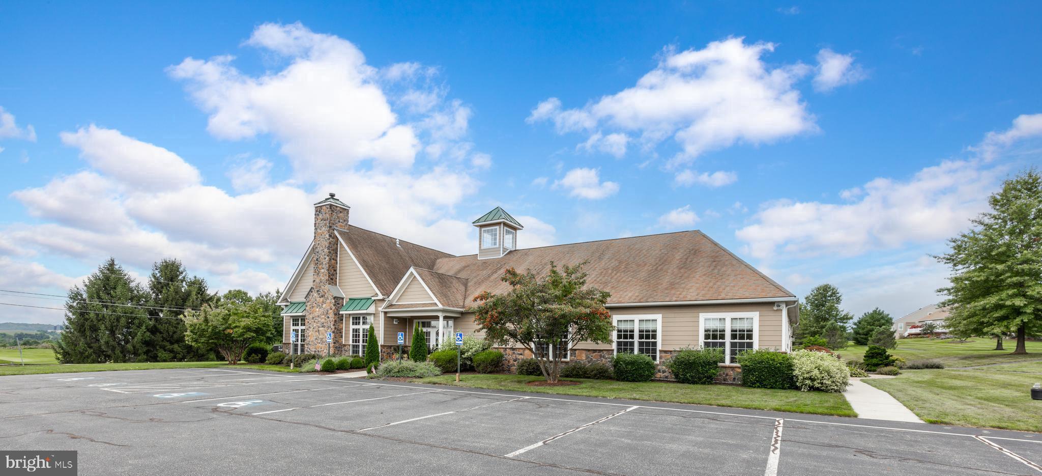 KNOB HILL FARMS - Residential