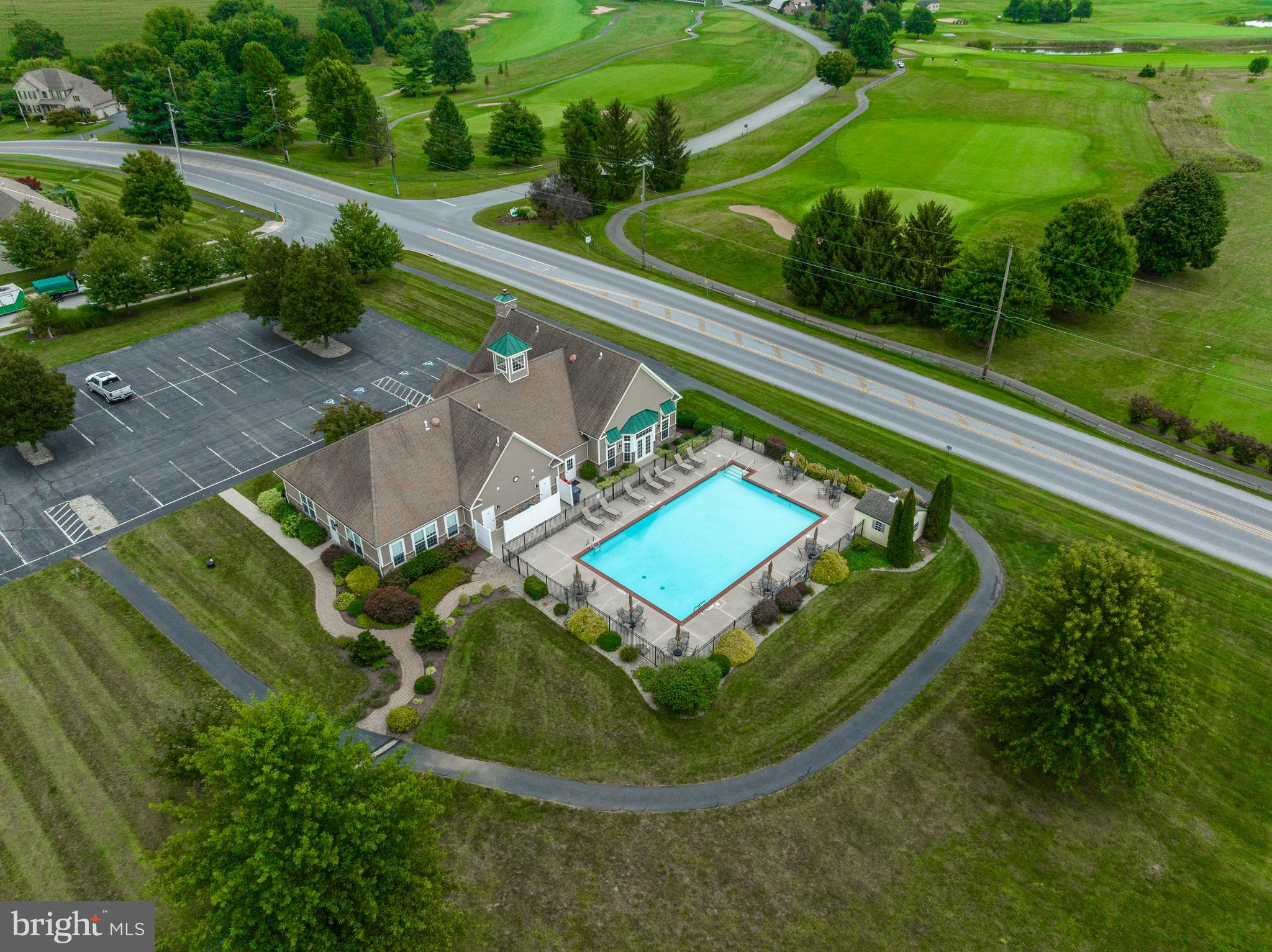 KNOB HILL FARMS - Residential