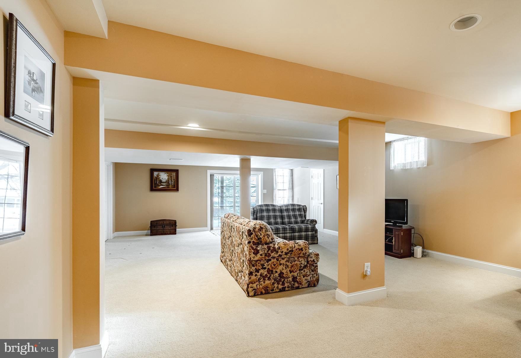 KNOB HILL FARMS - Residential