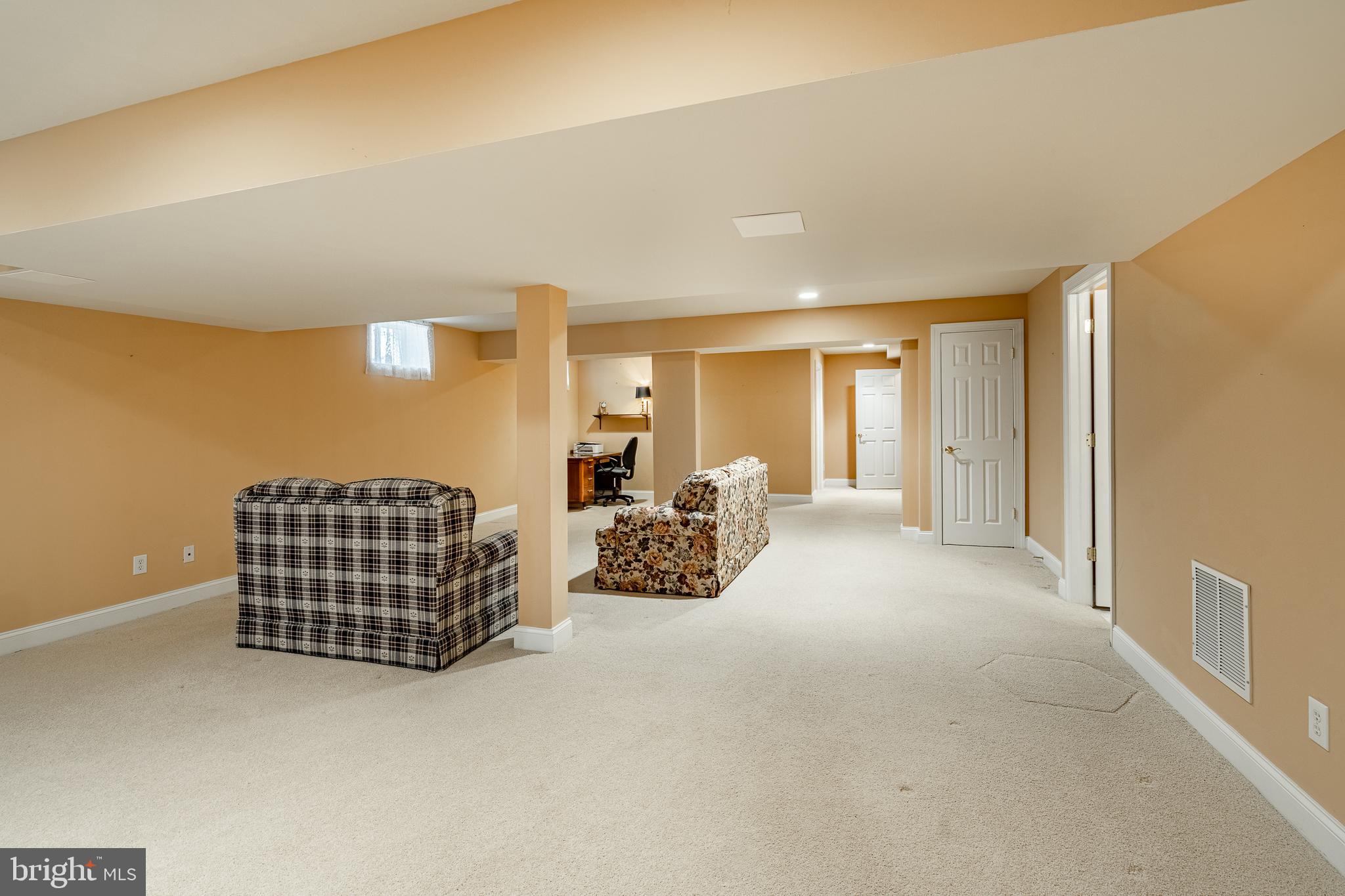 KNOB HILL FARMS - Residential