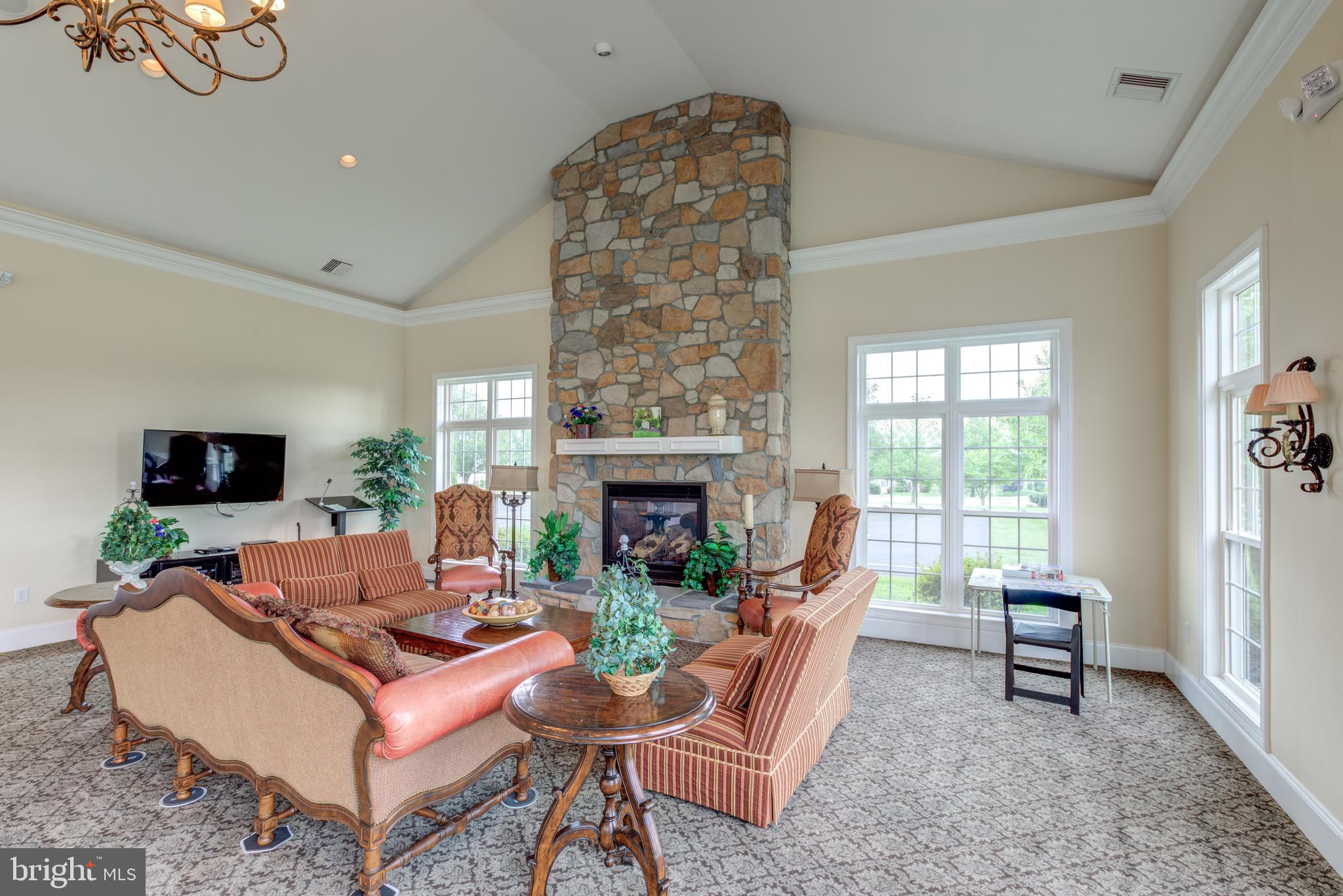 KNOB HILL FARMS - Residential