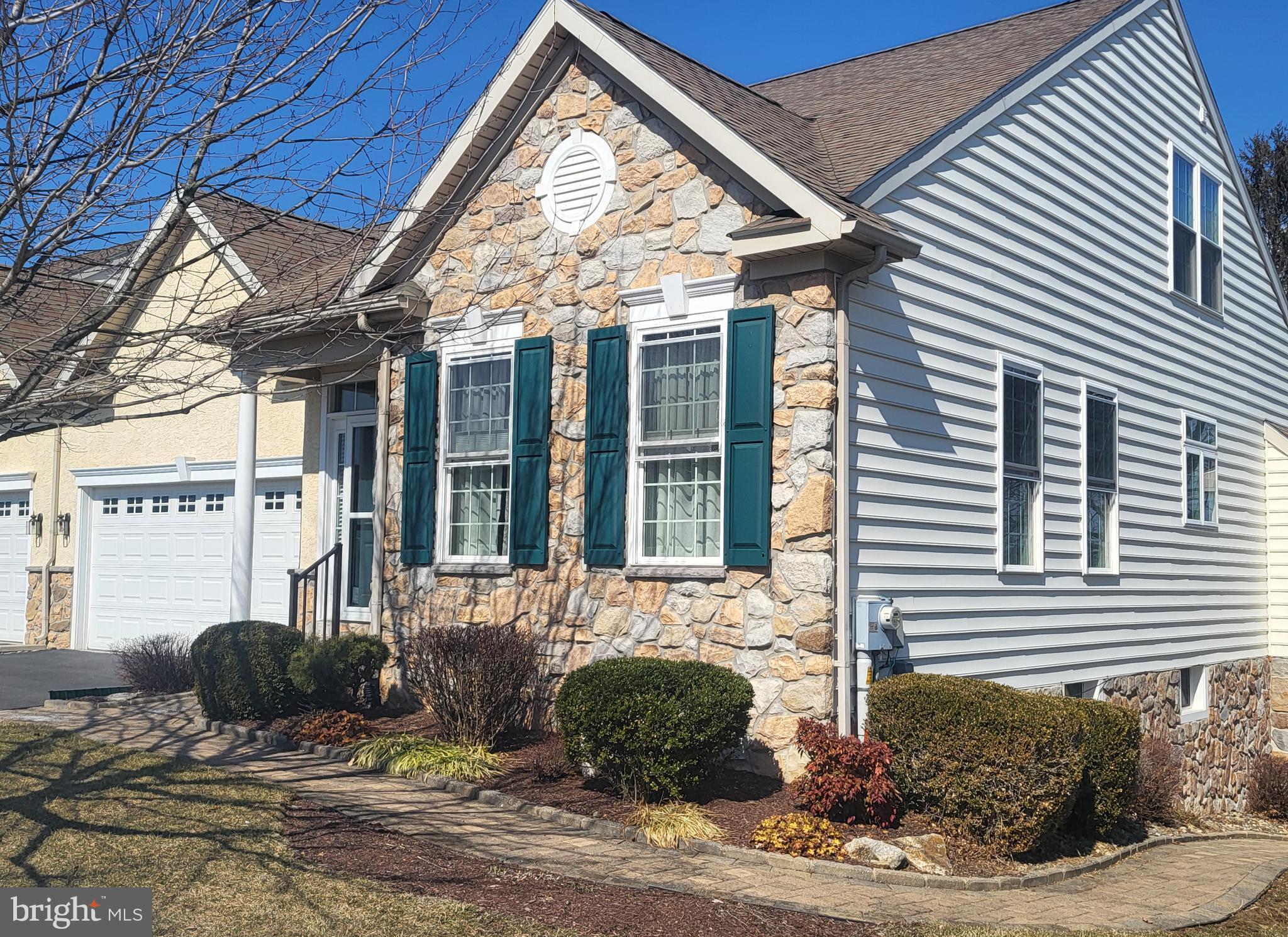 KNOB HILL FARMS - Residential