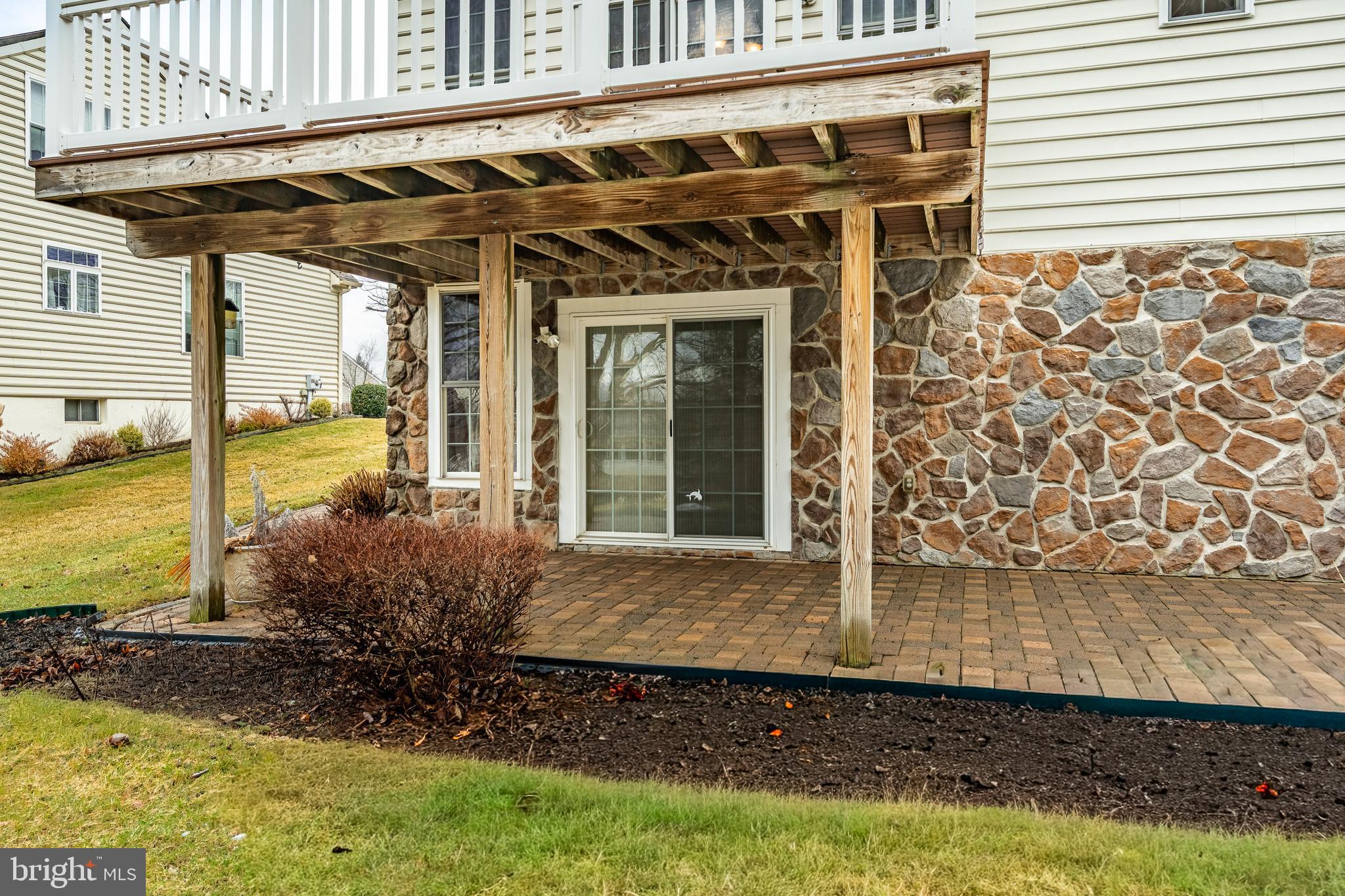 KNOB HILL FARMS - Residential