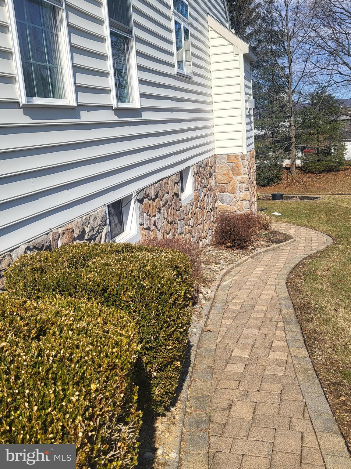 KNOB HILL FARMS - Residential