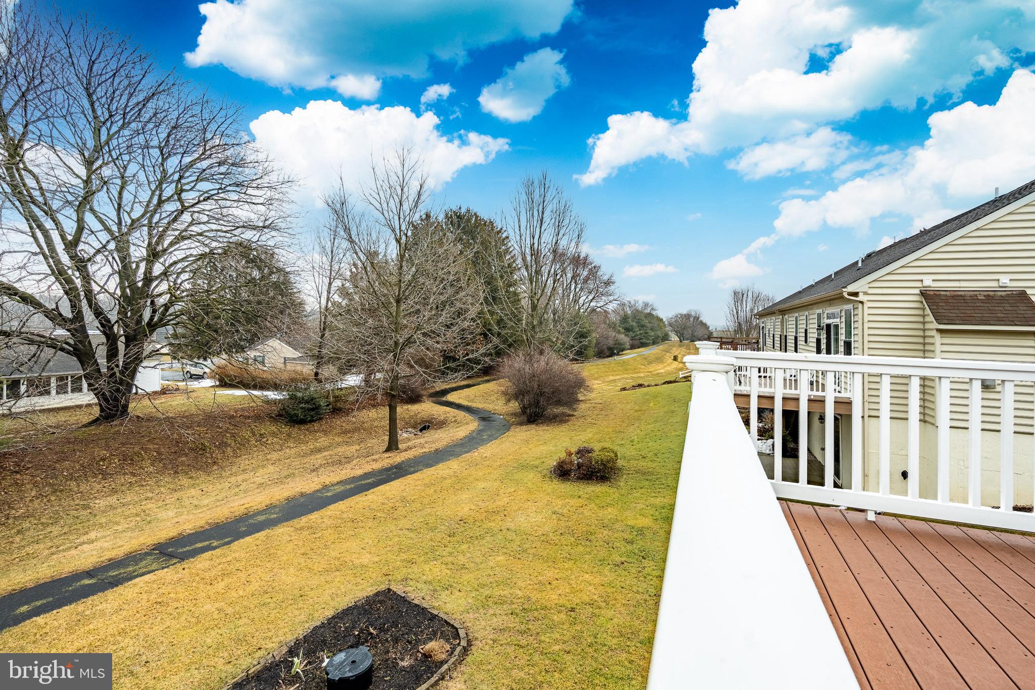 KNOB HILL FARMS - Residential