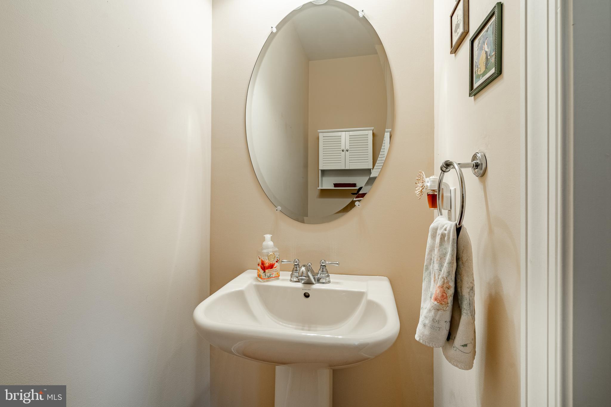 KNOB HILL FARMS - Residential