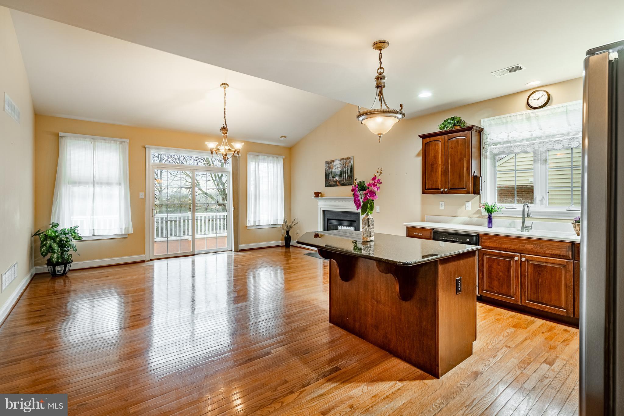 KNOB HILL FARMS - Residential