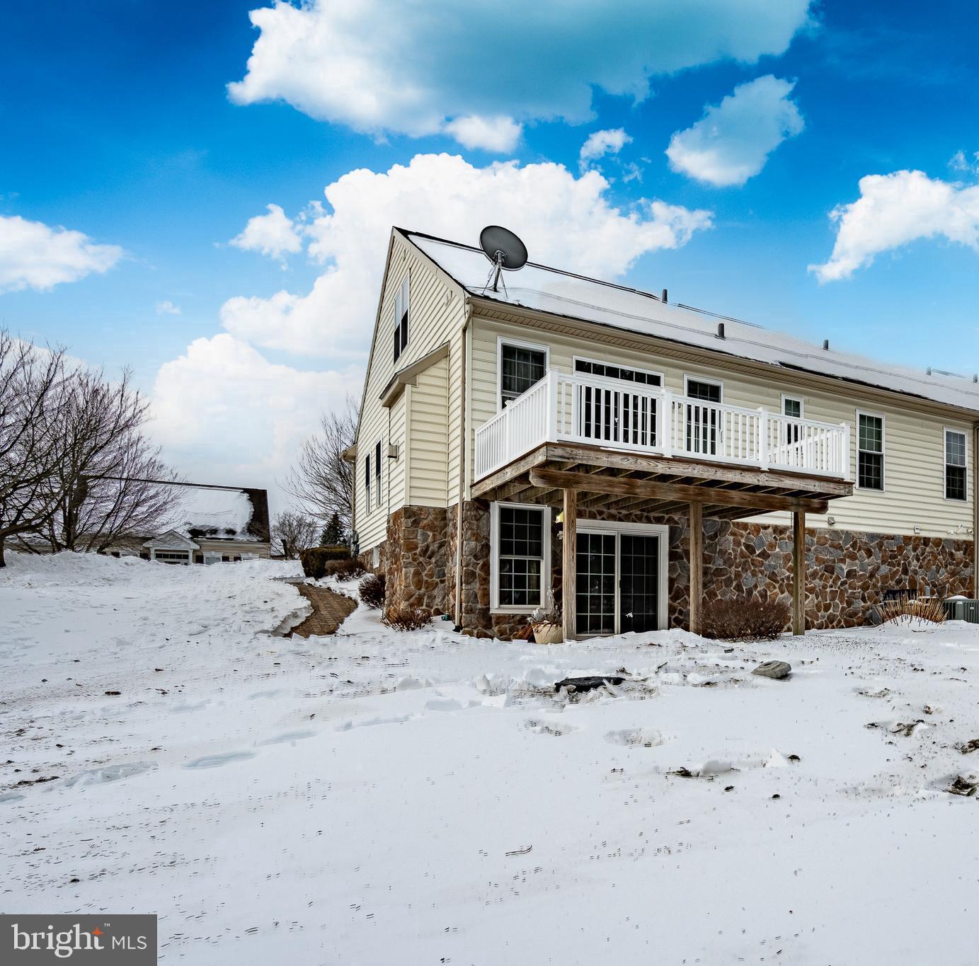 KNOB HILL FARMS - Residential