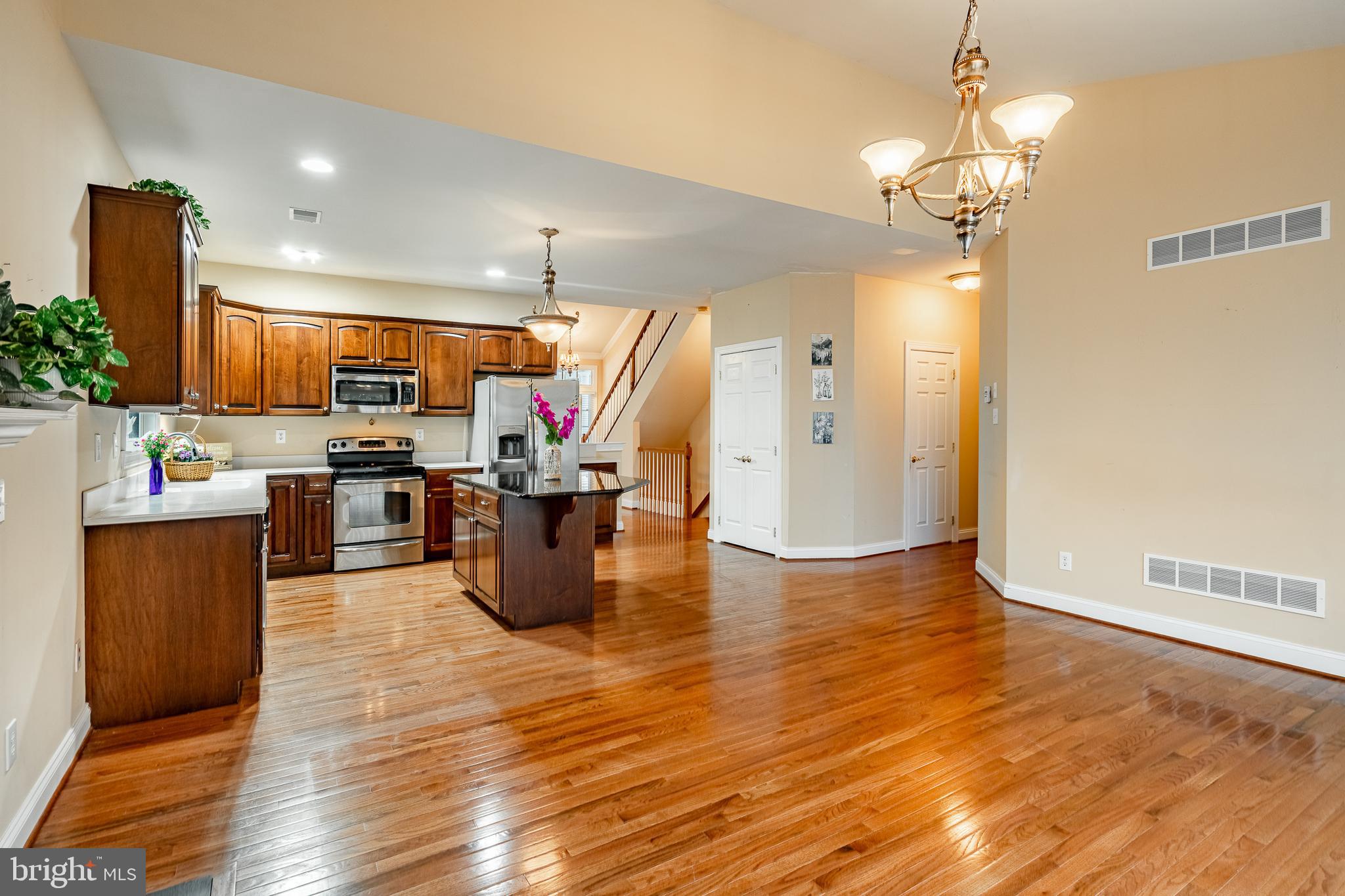 KNOB HILL FARMS - Residential