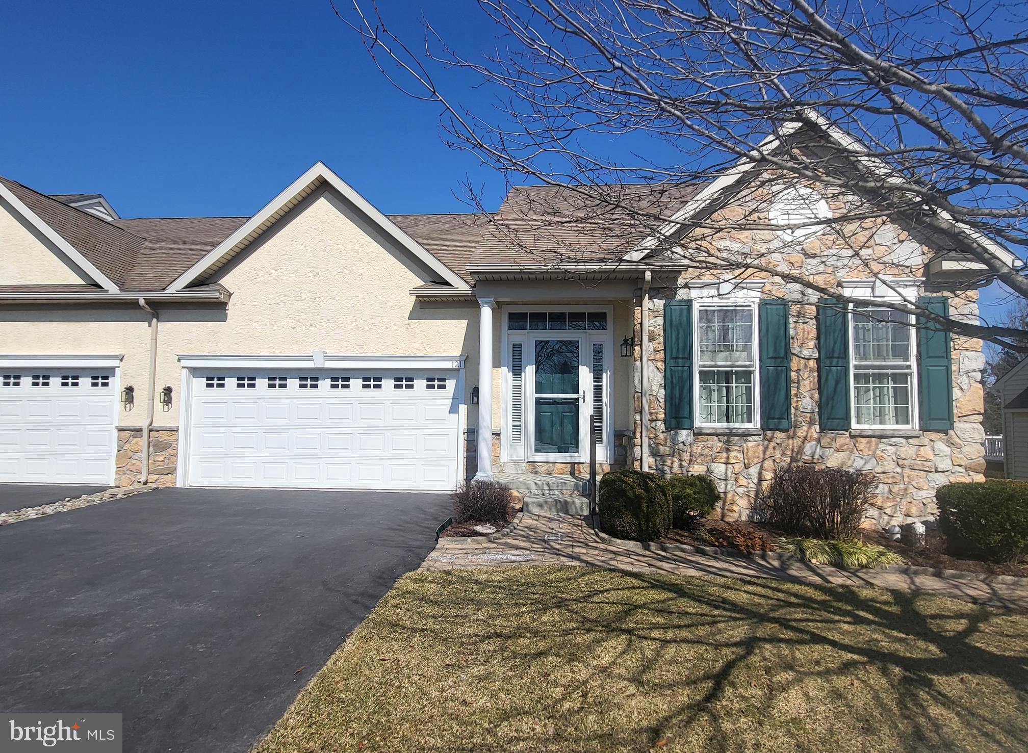 KNOB HILL FARMS - Residential