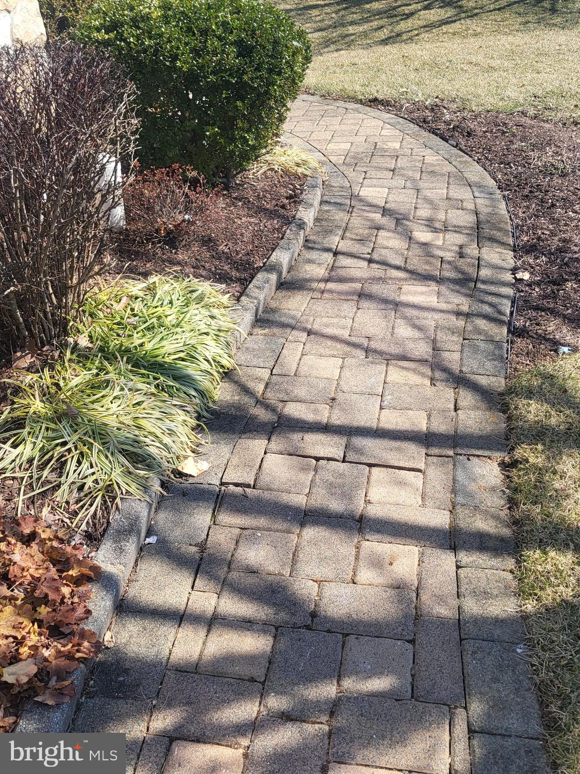 KNOB HILL FARMS - Residential