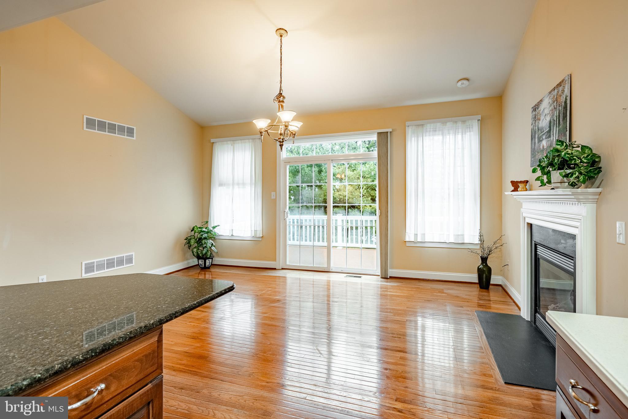 KNOB HILL FARMS - Residential