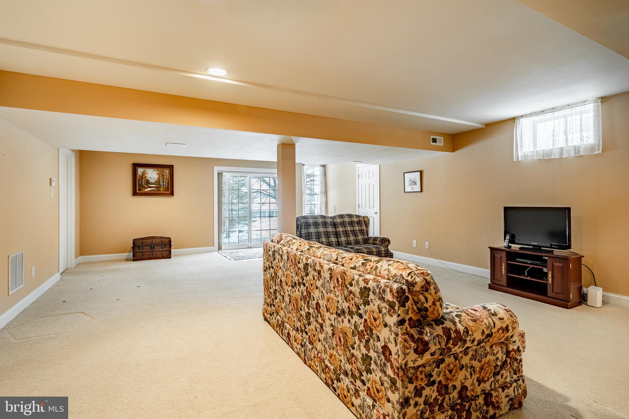 KNOB HILL FARMS - Residential