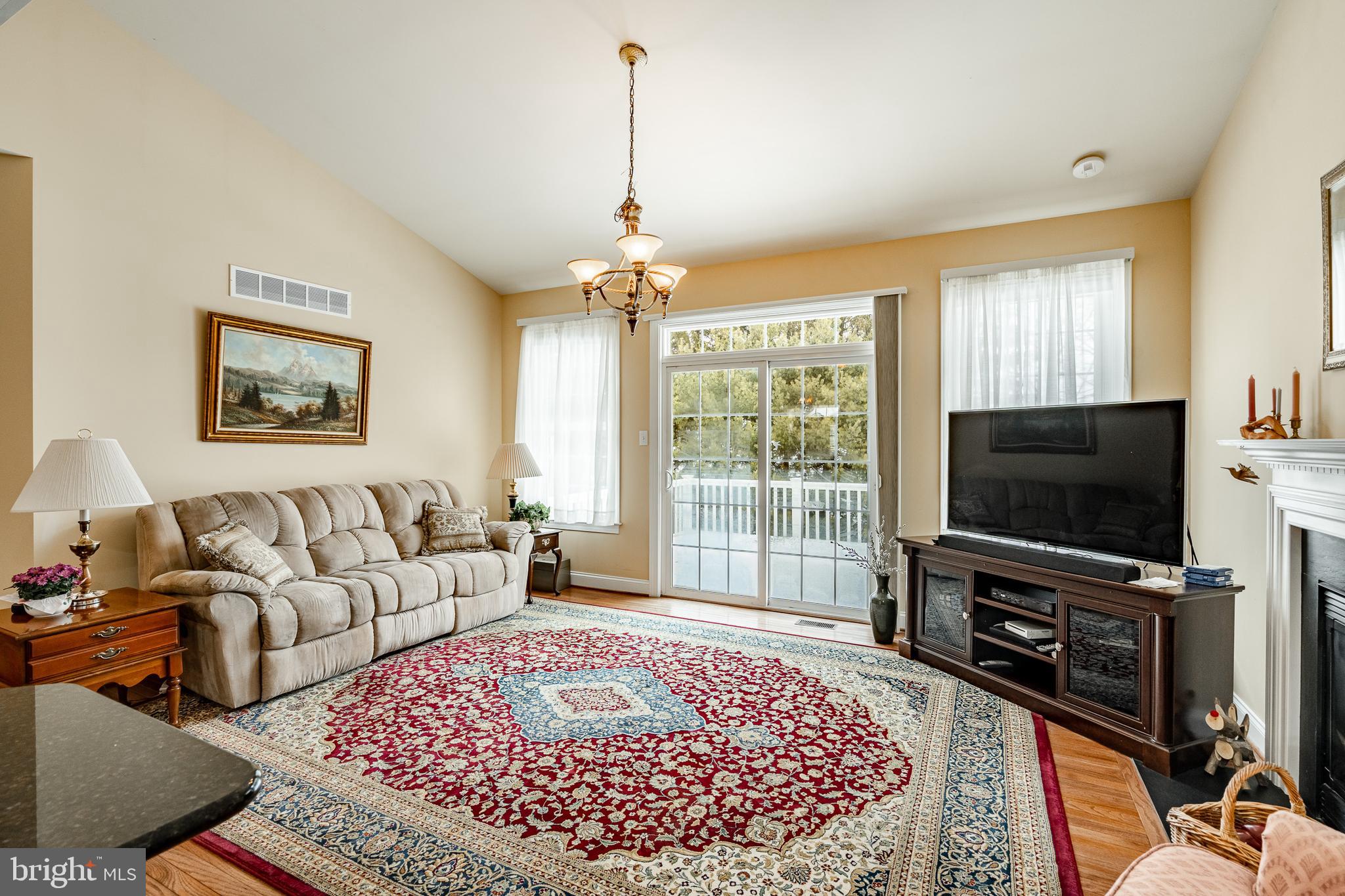 KNOB HILL FARMS - Residential