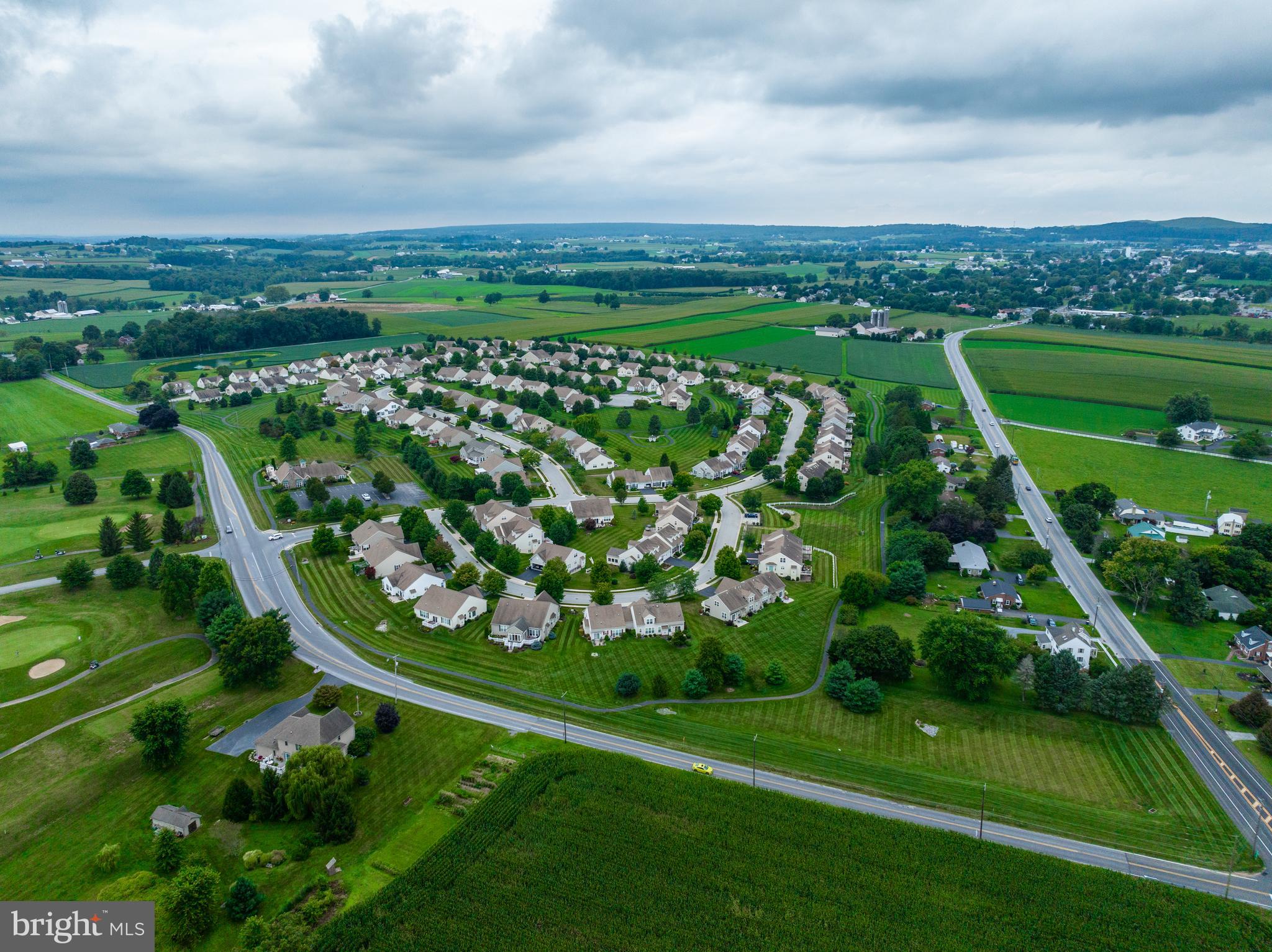 KNOB HILL FARMS - Residential
