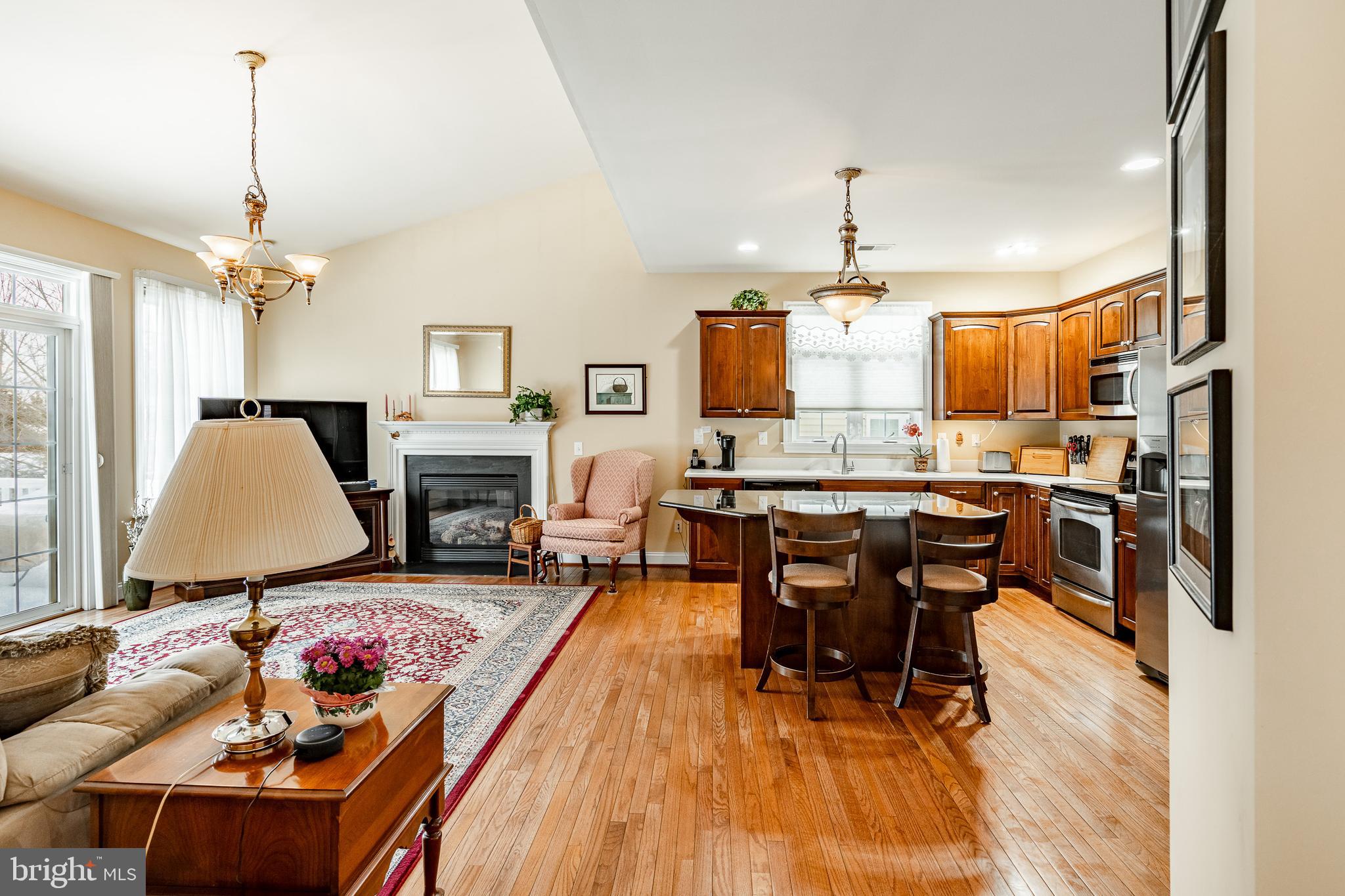 KNOB HILL FARMS - Residential