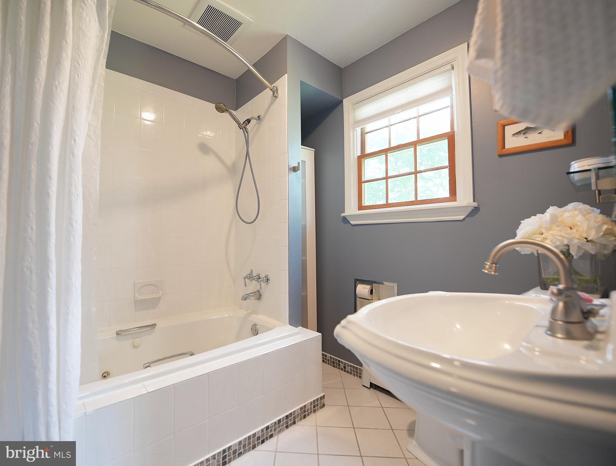 LONG BAR HARBOR - Residential