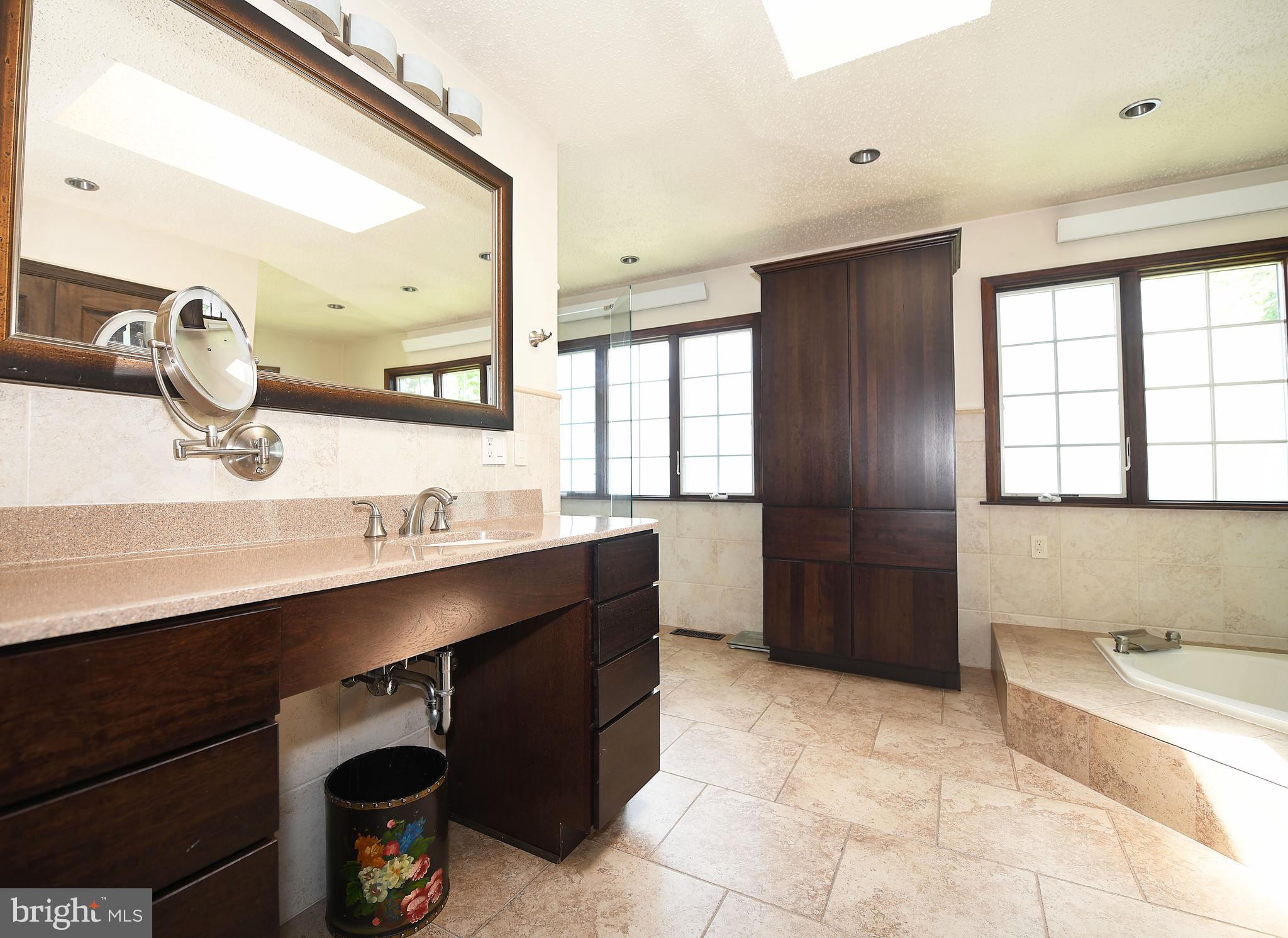 LONG BAR HARBOR - Residential