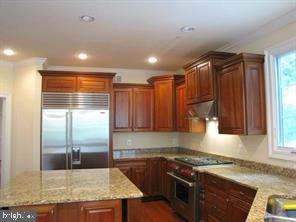 WILLIAMSBURG GARDENS - Residential Lease