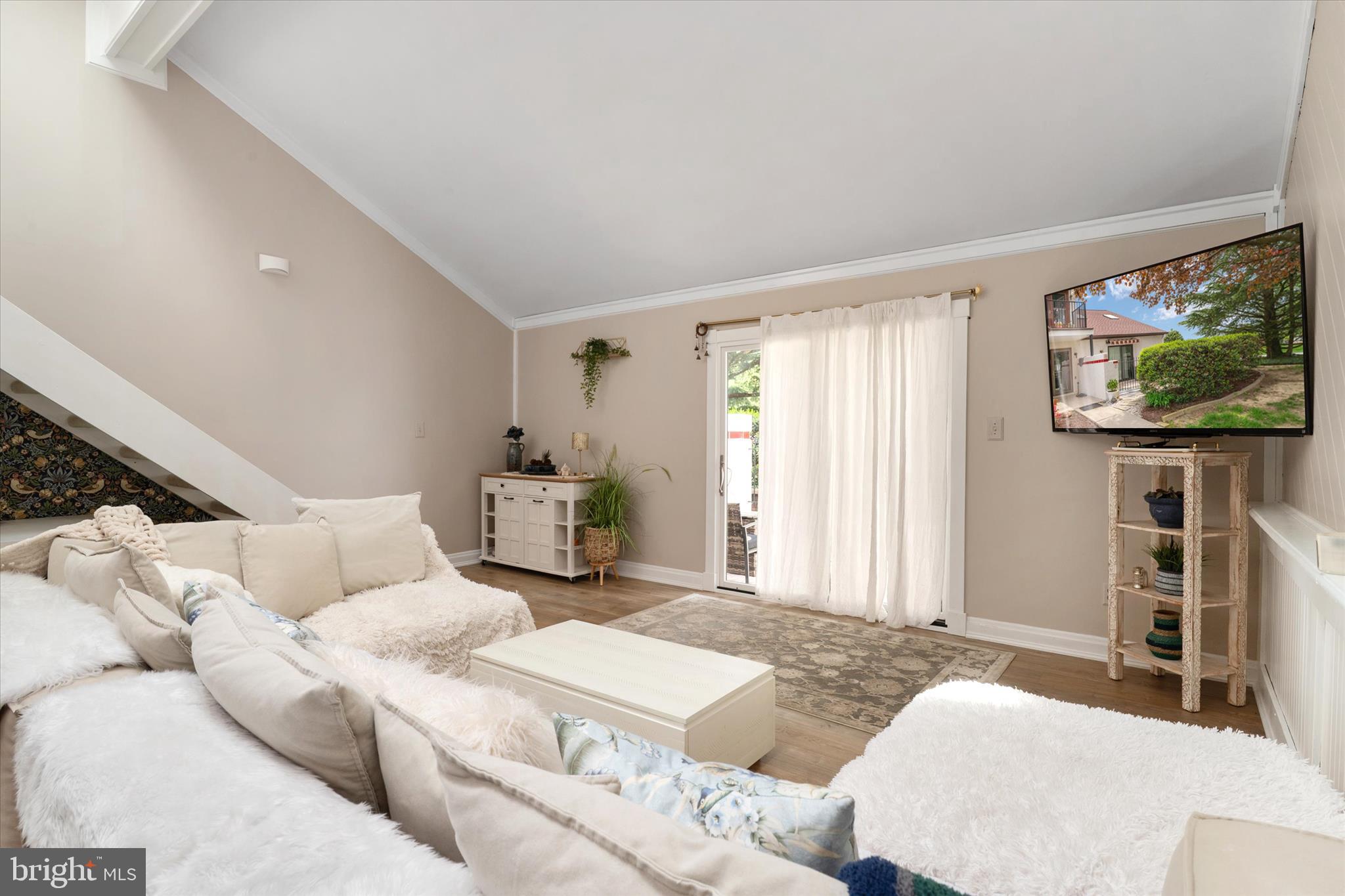 QUEENS LANDING - Residential