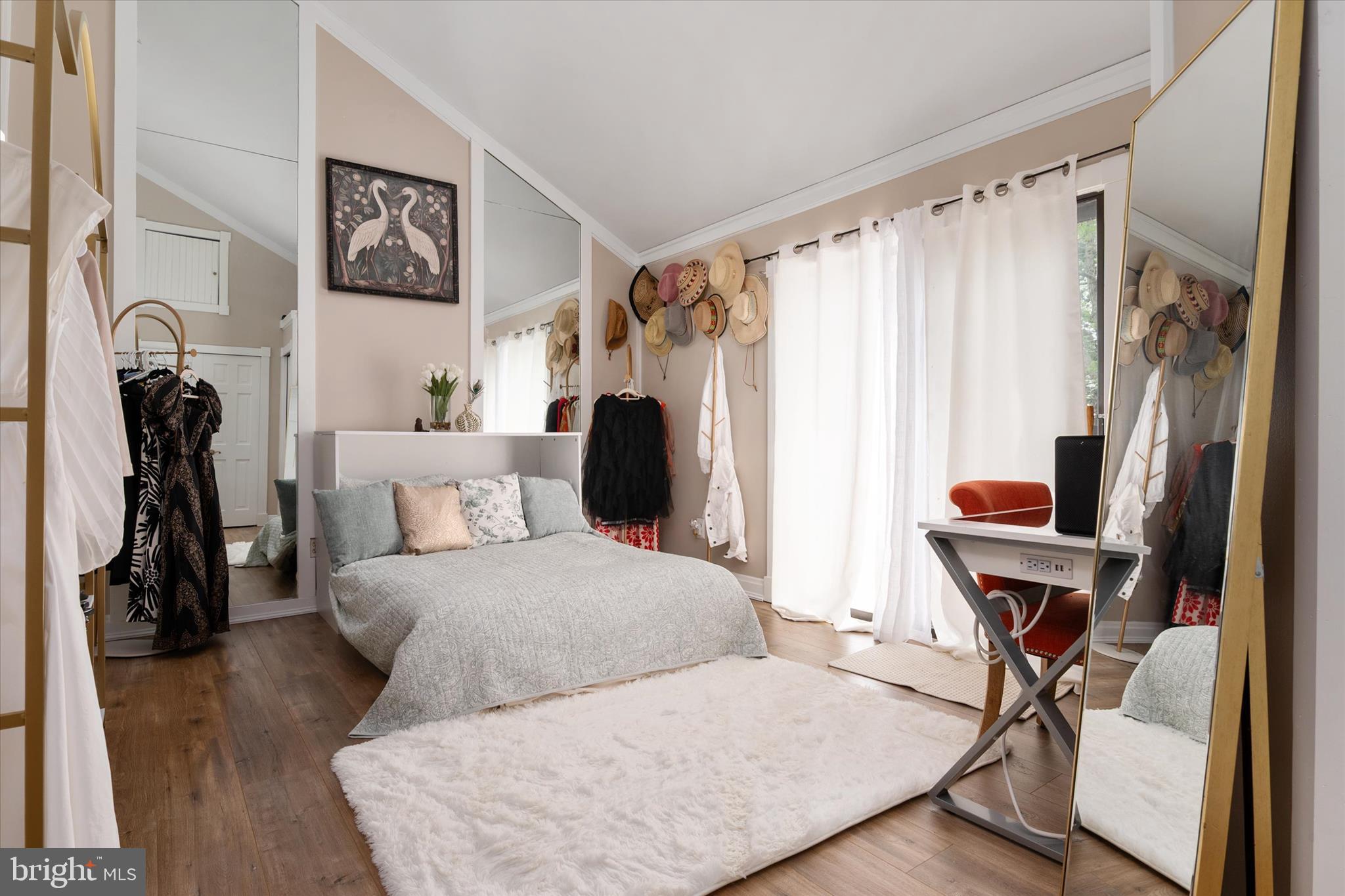 QUEENS LANDING - Residential