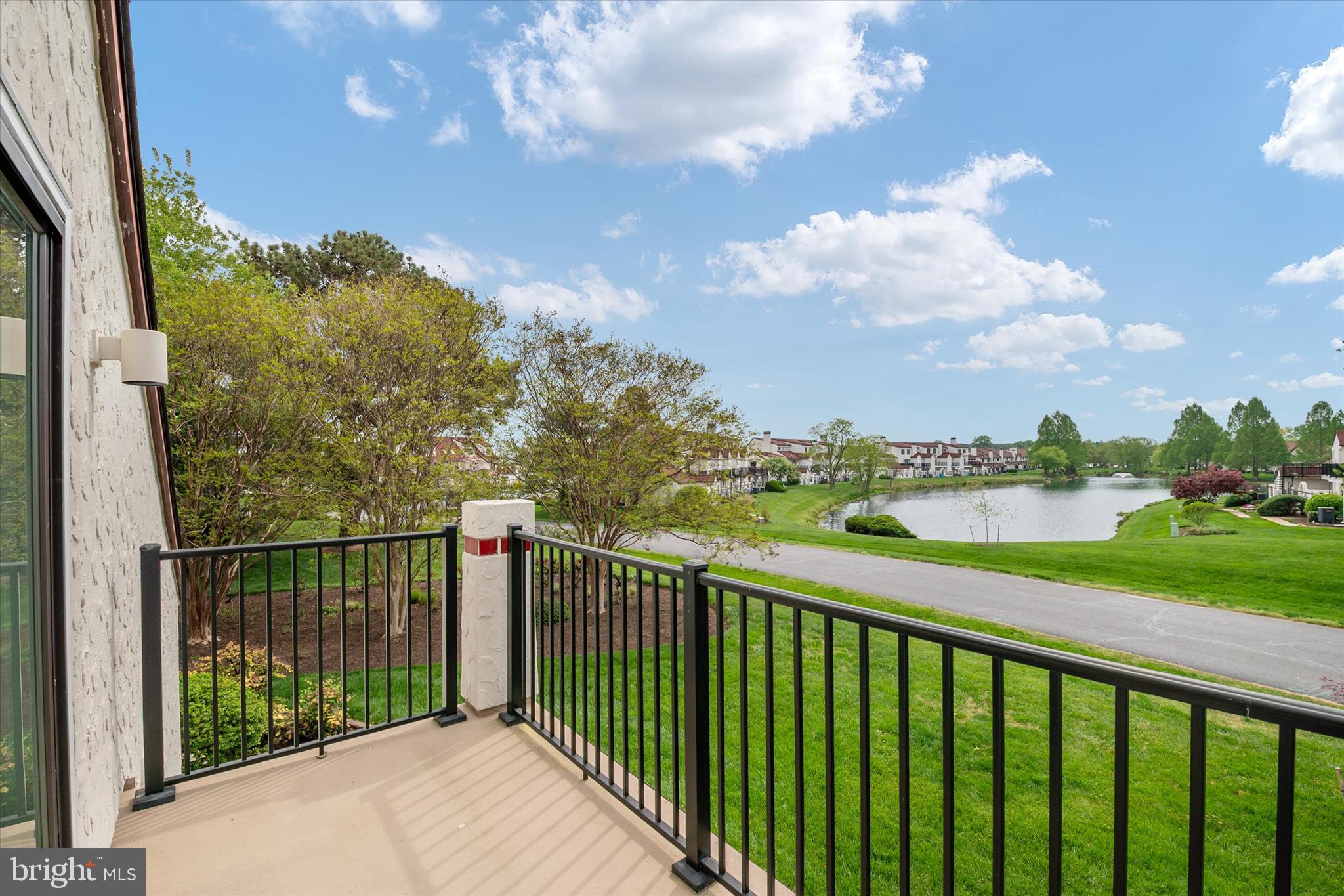 QUEENS LANDING - Residential