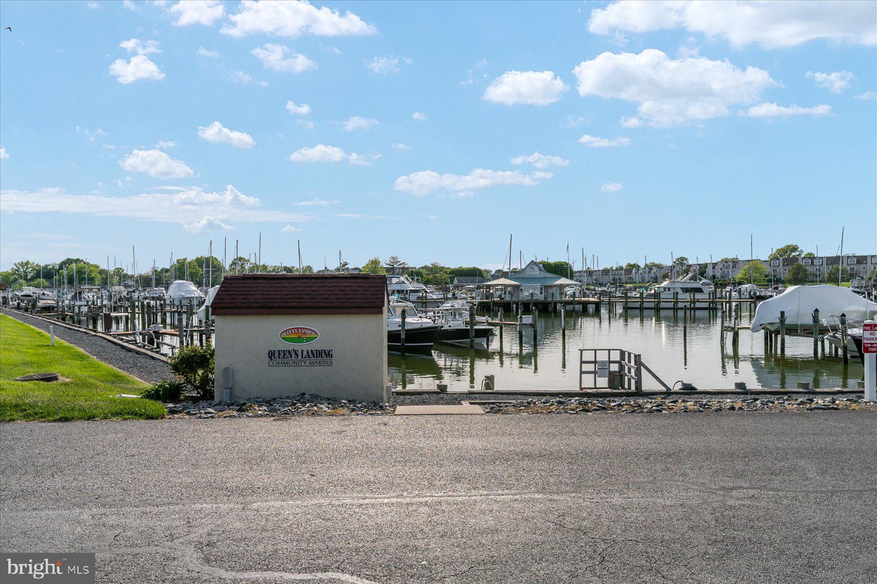 QUEENS LANDING - Residential