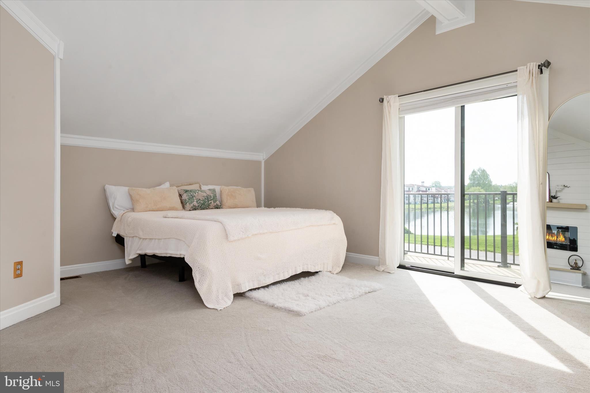 QUEENS LANDING - Residential