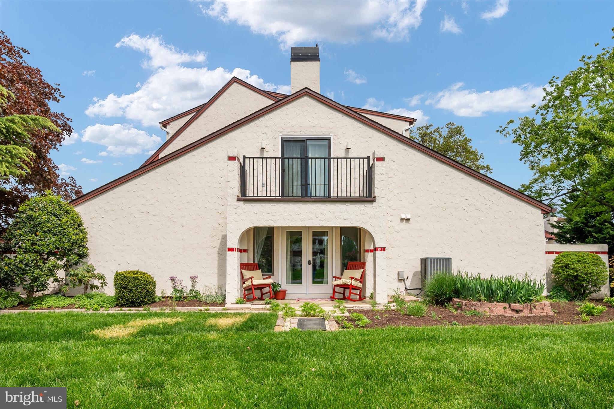 QUEENS LANDING - Residential