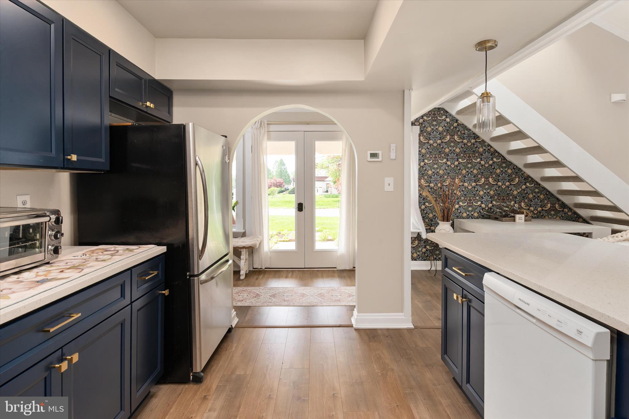 QUEENS LANDING - Residential