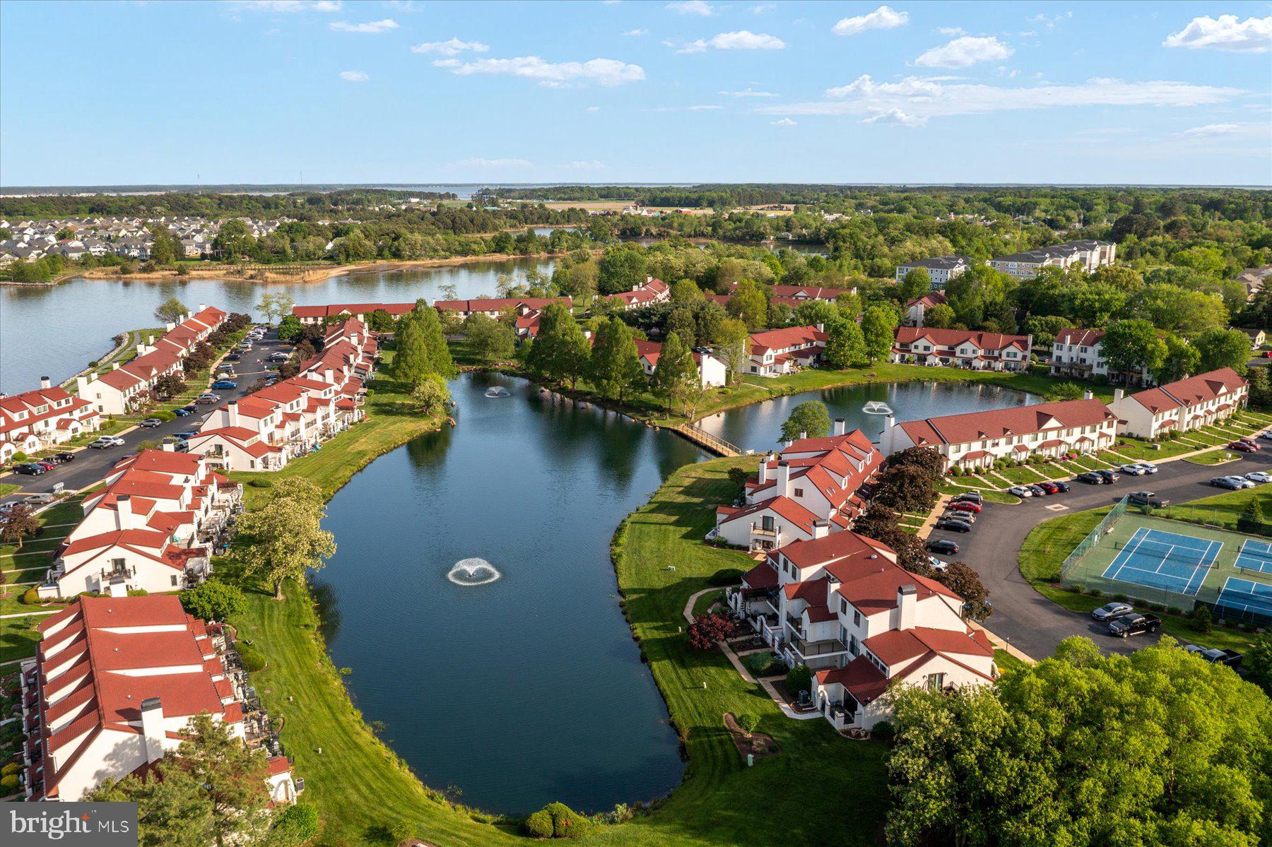 QUEENS LANDING - Residential