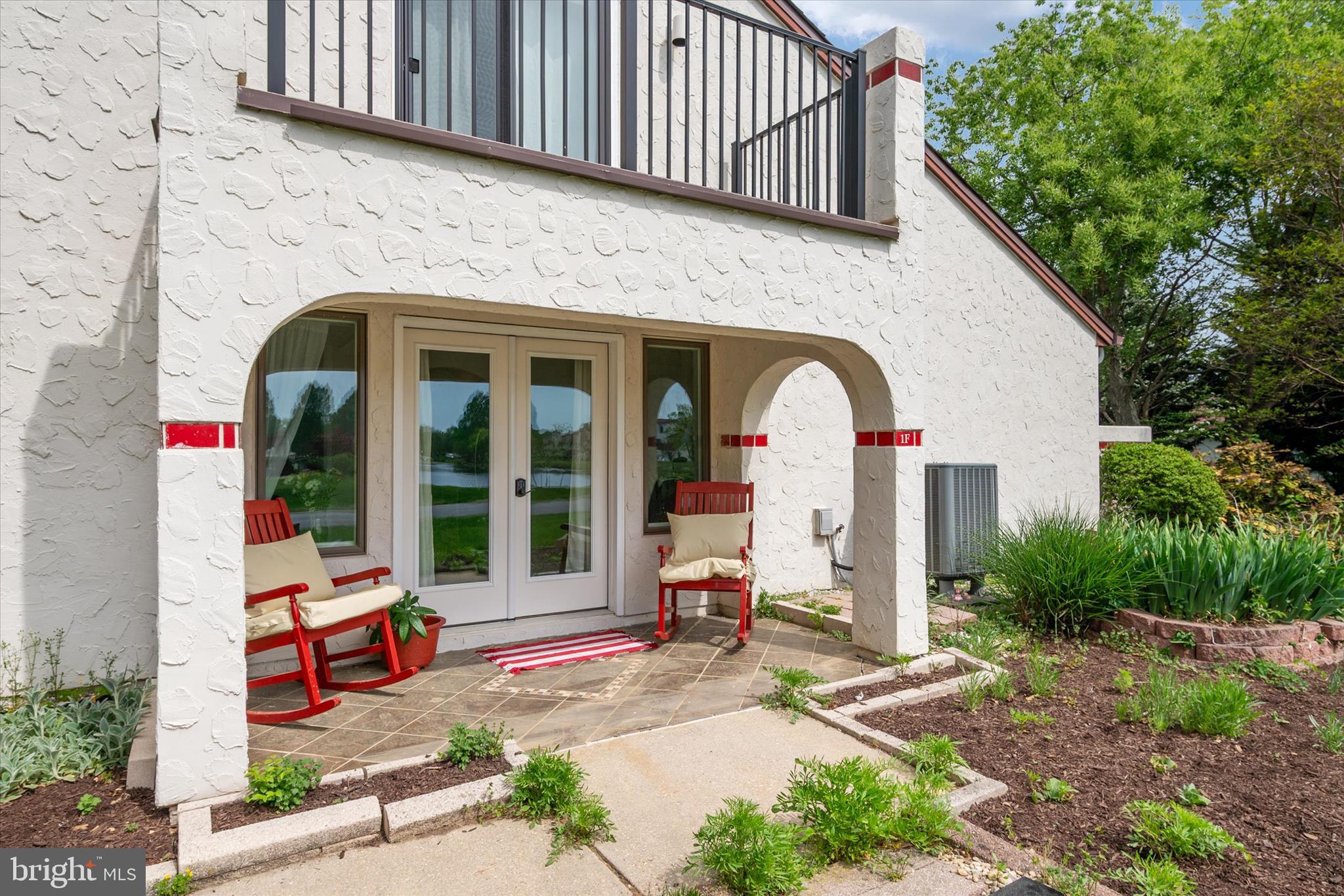 QUEENS LANDING - Residential