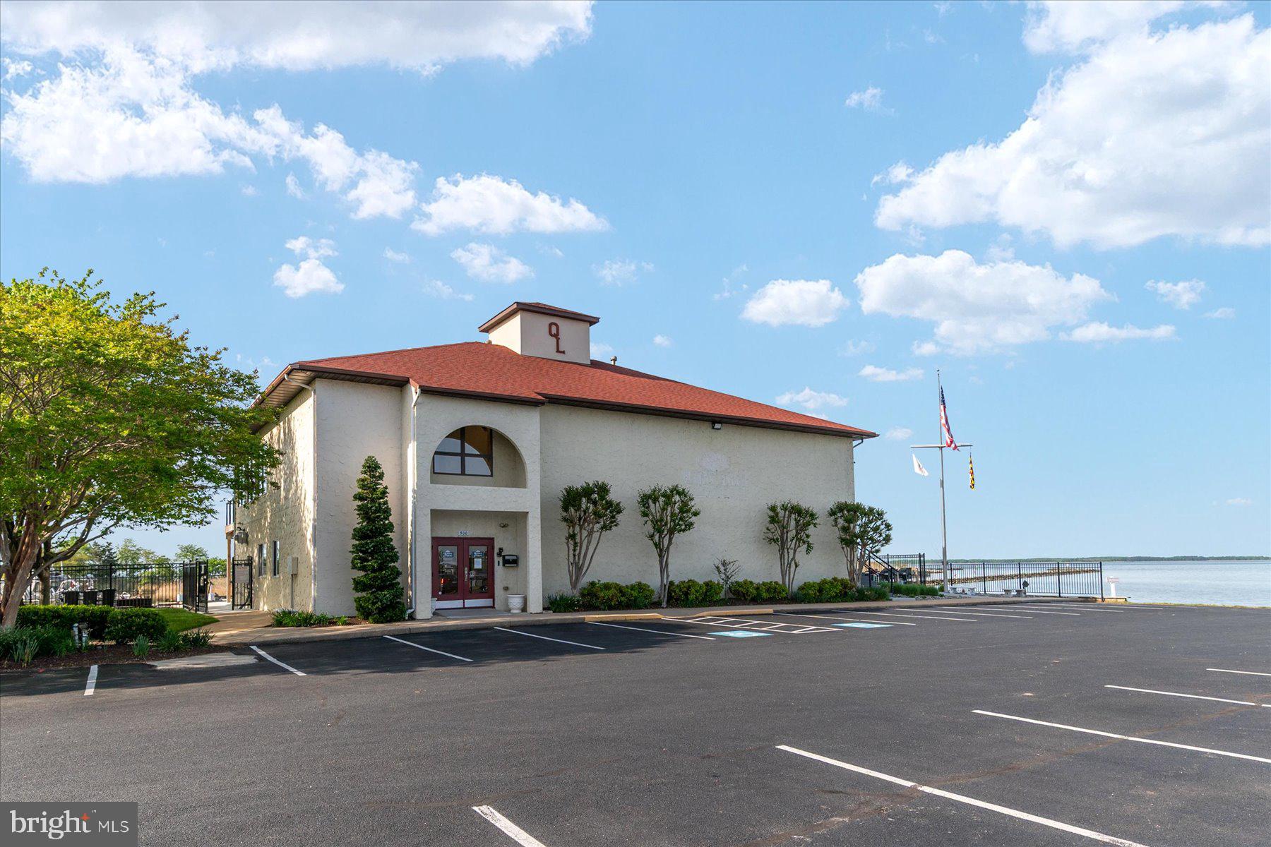 QUEENS LANDING - Residential