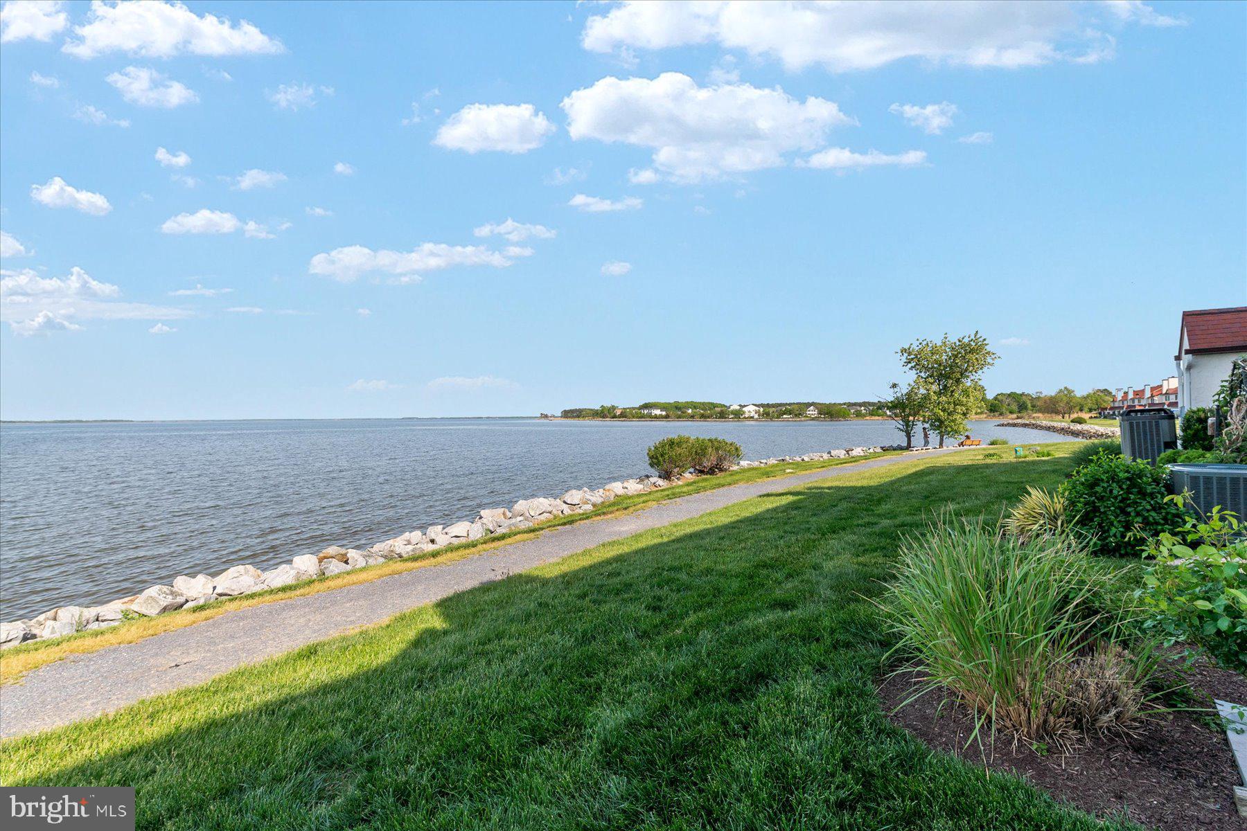 QUEENS LANDING - Residential