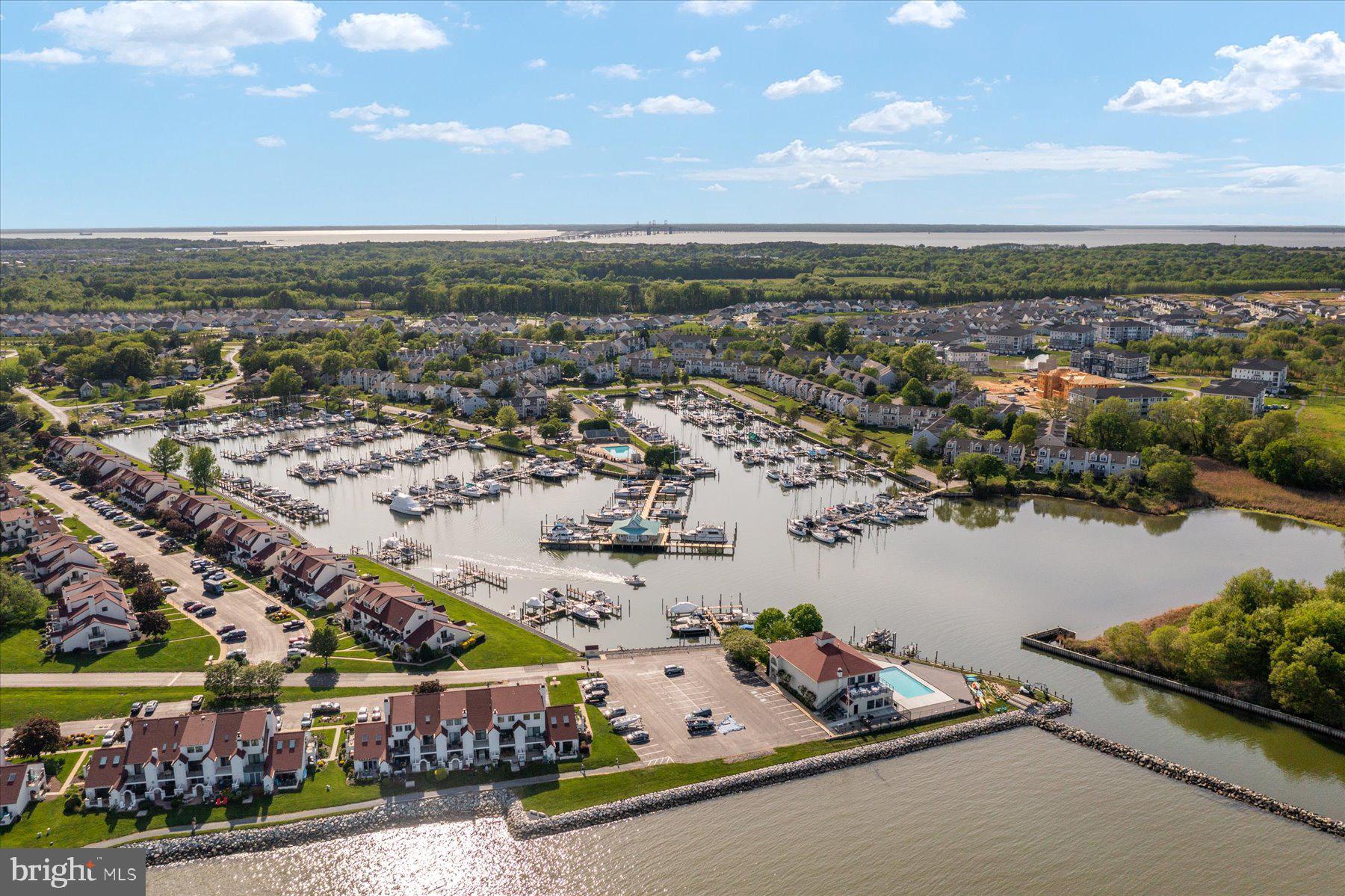 QUEENS LANDING - Residential