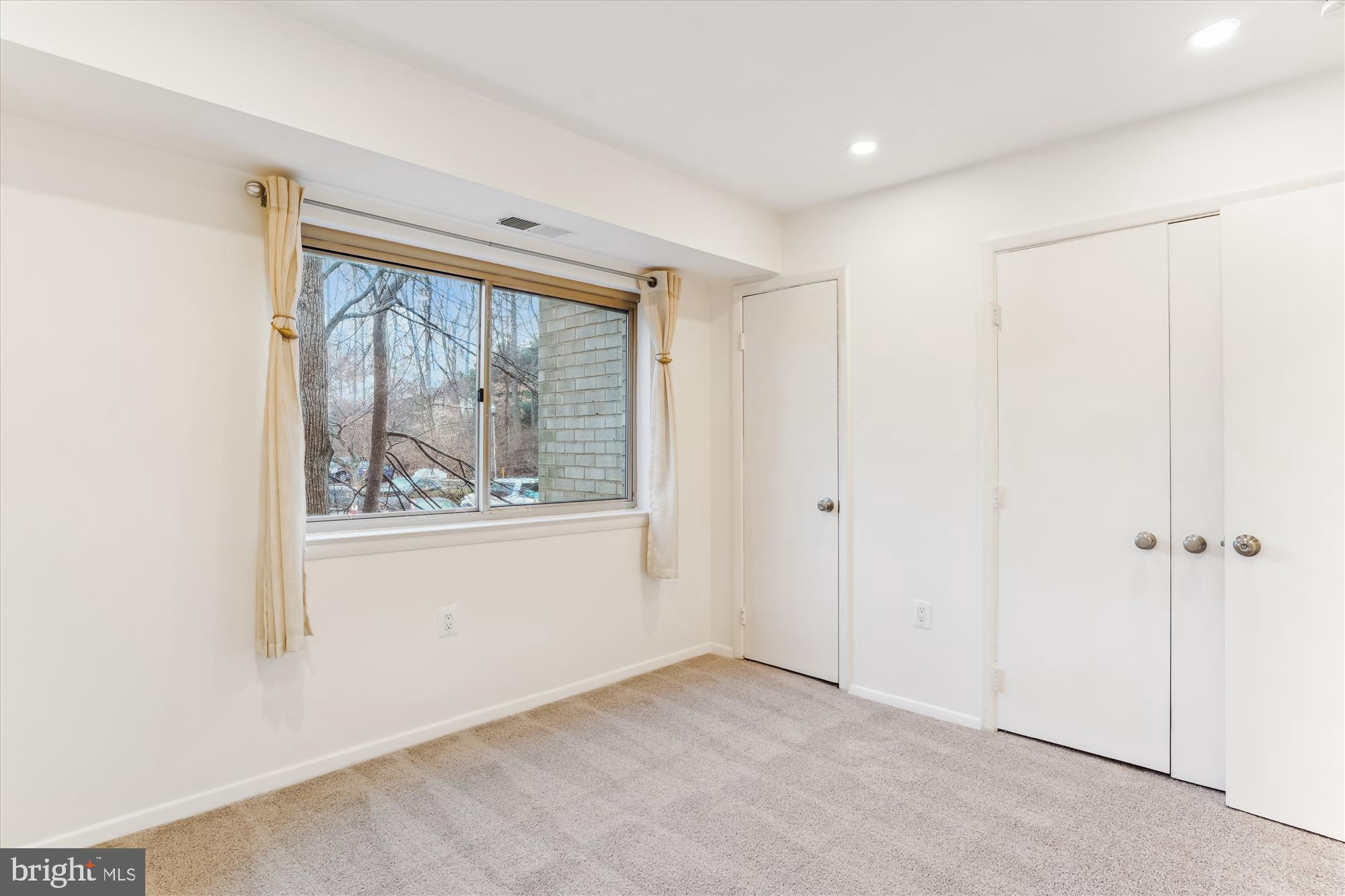 BETHESDA PARK - Residential