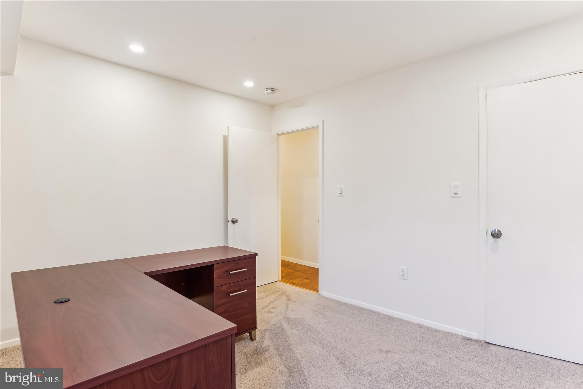 BETHESDA PARK - Residential