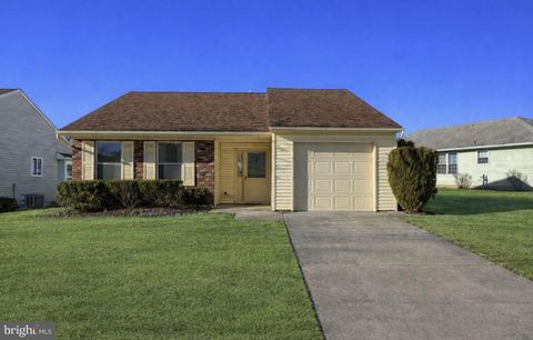 12 WINDMILL COURT COLUMBUS NJ 08022