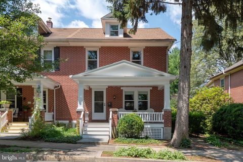 Photo of 420 Linden Street, LITITZ, PA 17543 (MLS # PALA2071964)