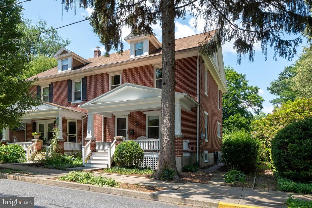 Photo of 420 Linden Street, LITITZ, PA 17543 (MLS # PALA2071964)